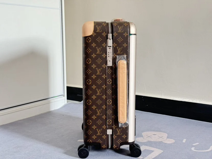 LV x HORIZON Four-Wheel Trolley Case