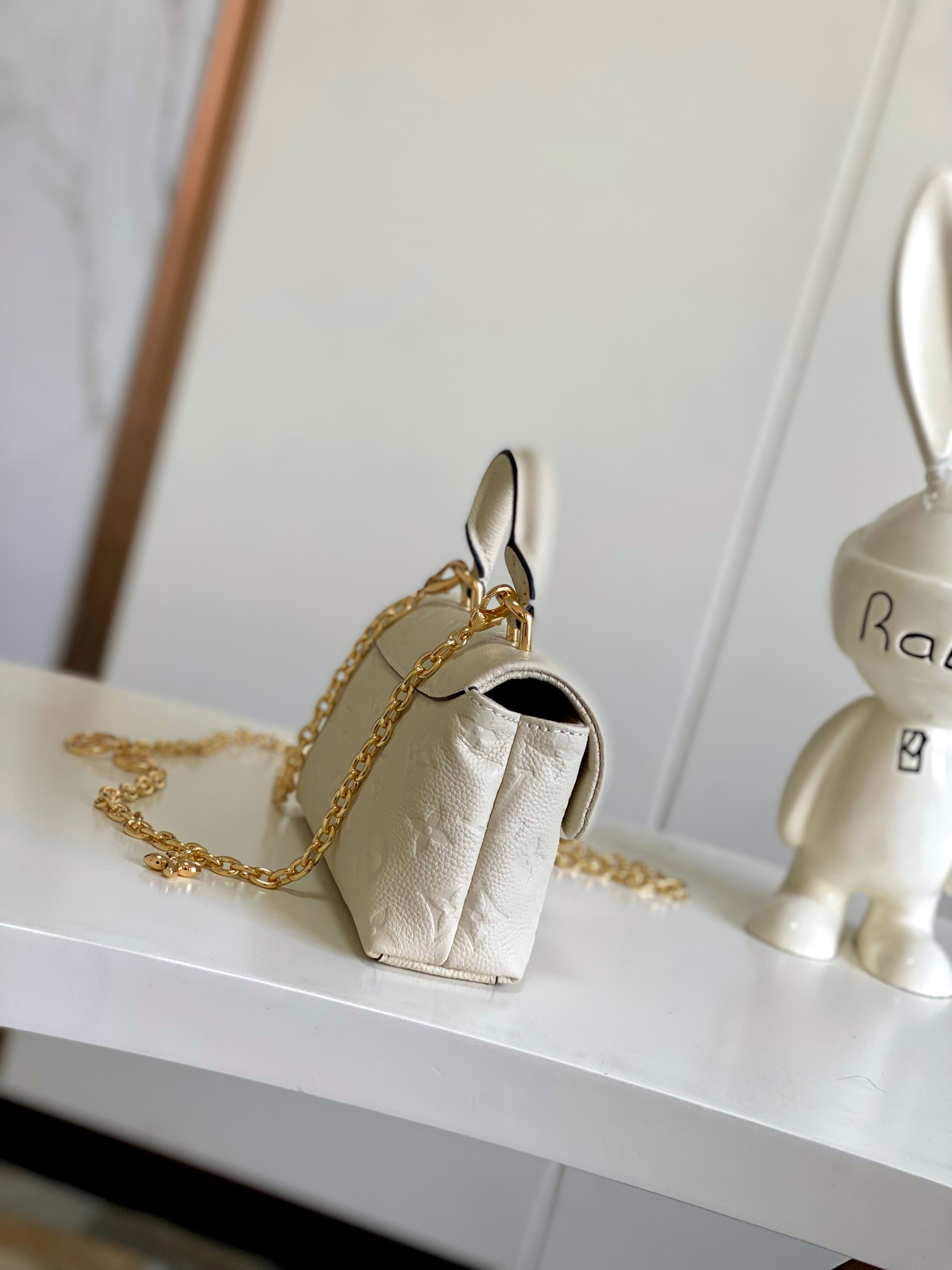 LOUIS VUITTON - LV Nano Madeleine