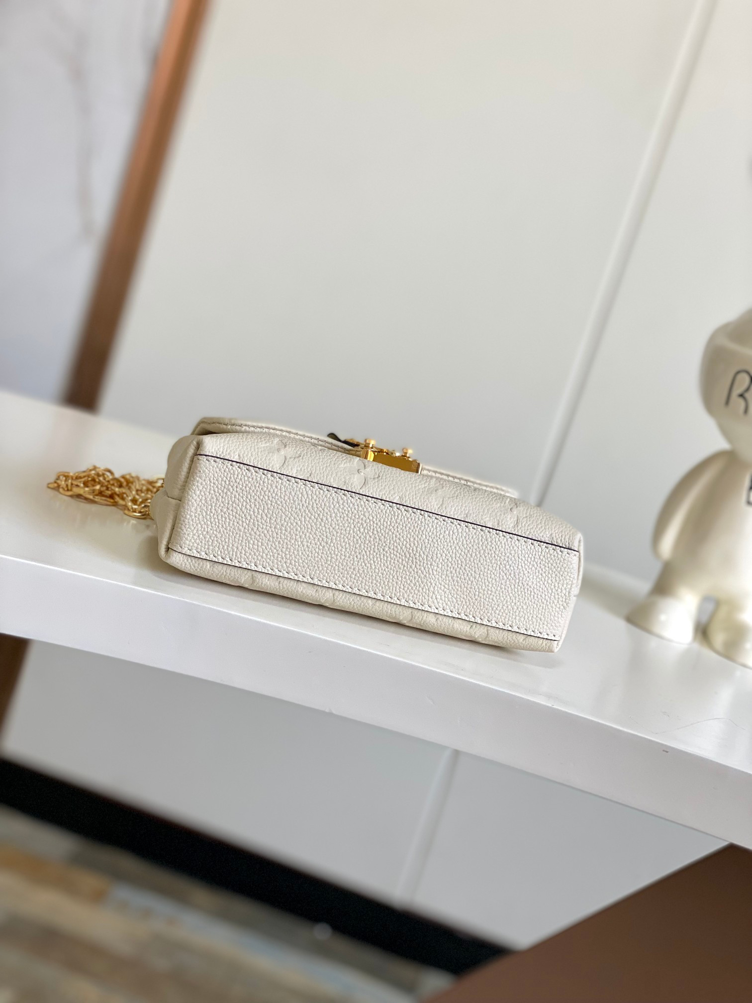 LOUIS VUITTON - LV Nano Madeleine