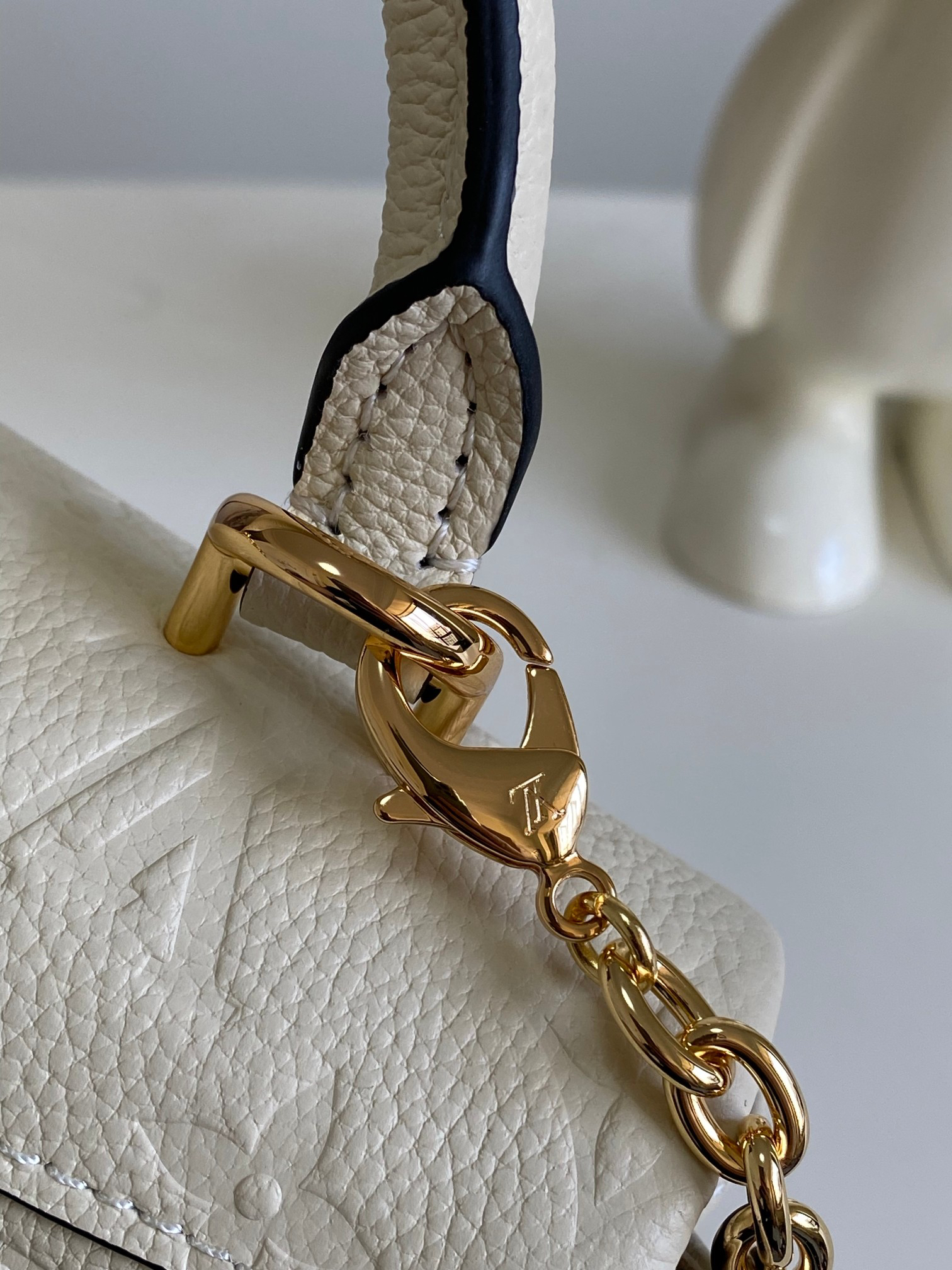 LOUIS VUITTON - LV Nano Madeleine