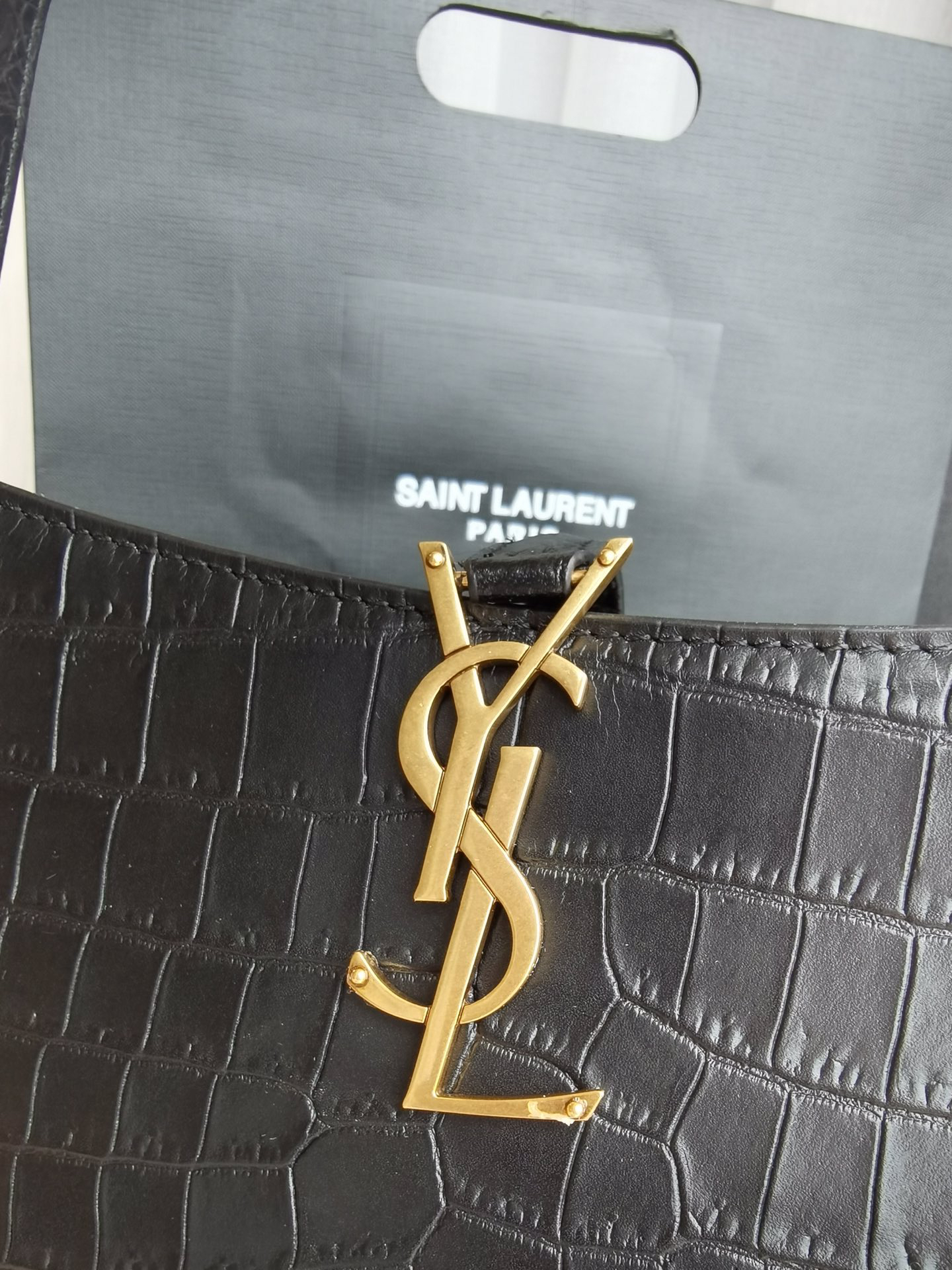 YSL - LE5A7 Black Hand Bag