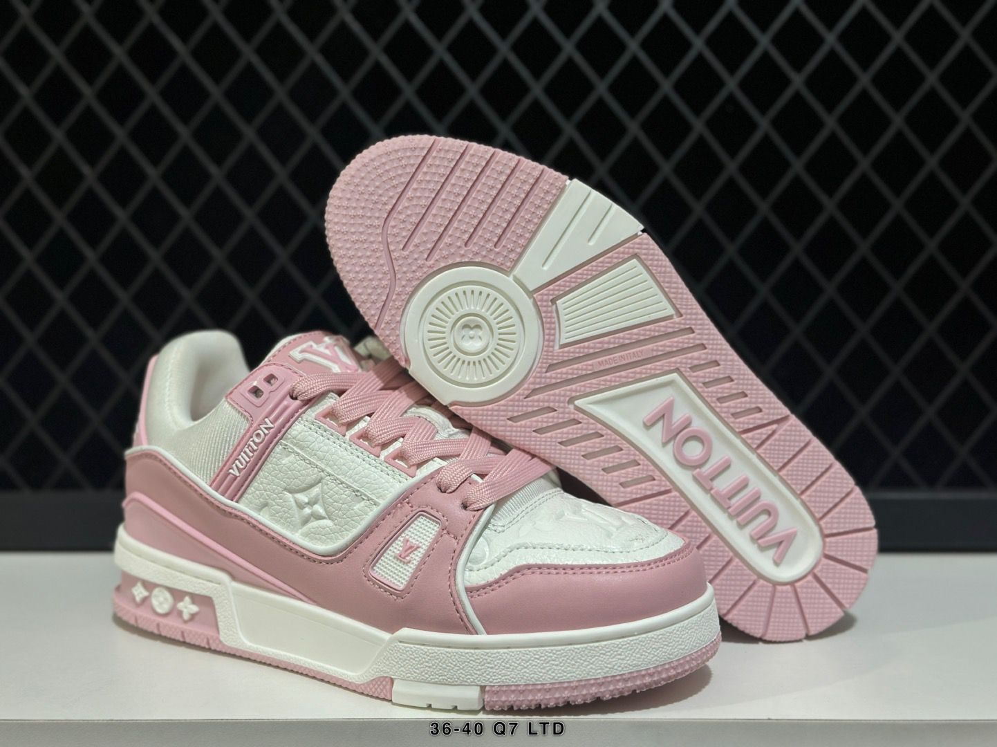 LOUIS VUITTON - LV Trainer Low White&Pink Woman Shoes