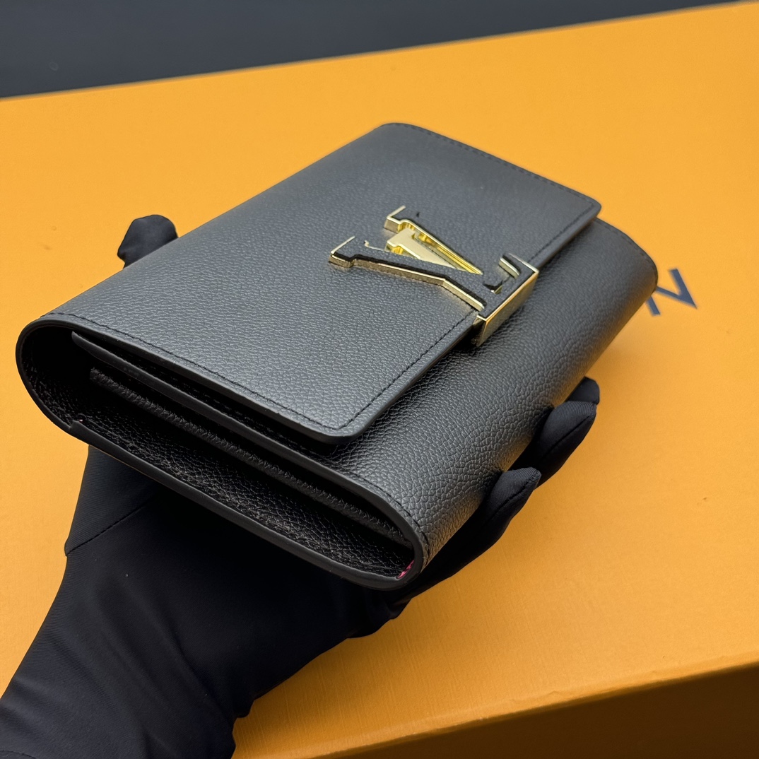 LOUIS VUITTON - LV Capucines Taurillon Leather Capucine Wallet Black