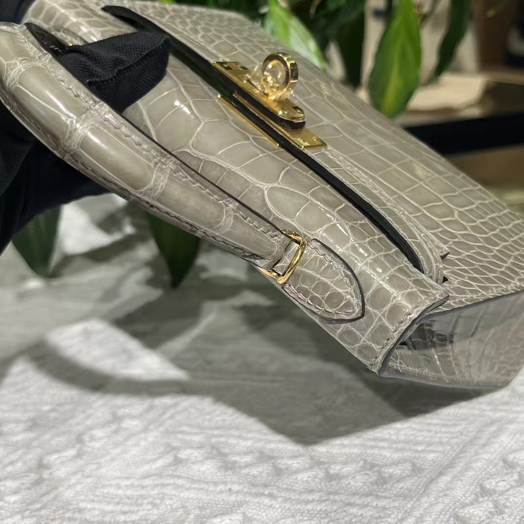 Hermes - Mini Kelly 19cm calfskin with crocodile-embossed pattern