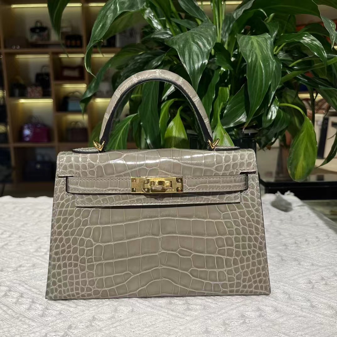 Hermes - Mini Kelly 19cm calfskin with crocodile-embossed pattern