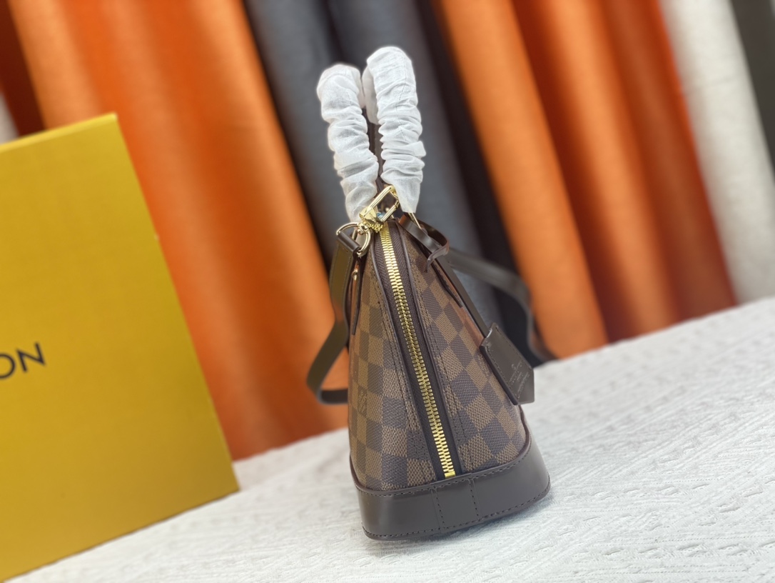 LV-Chessboard Shell Bag