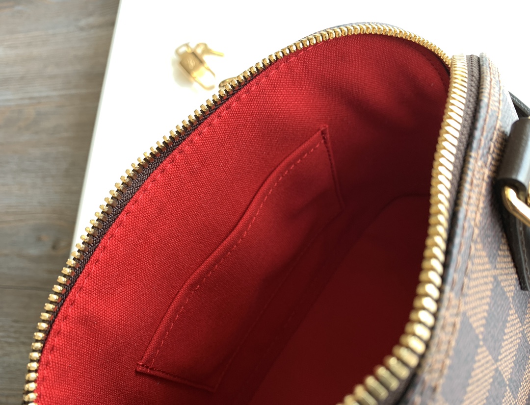 LV-Chessboard Shell Bag