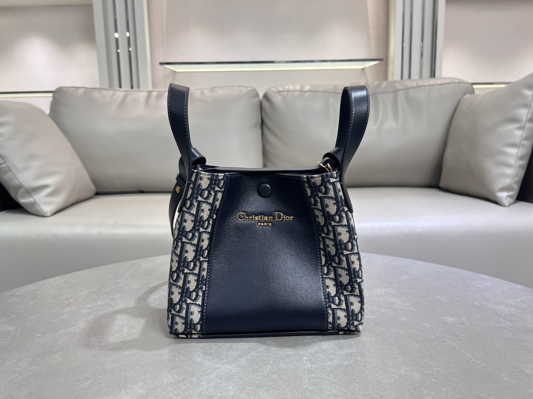 Dior - Signature Bucket Cowhide Leather Bucket Shoulder Crossbody Hand Bag Small Black