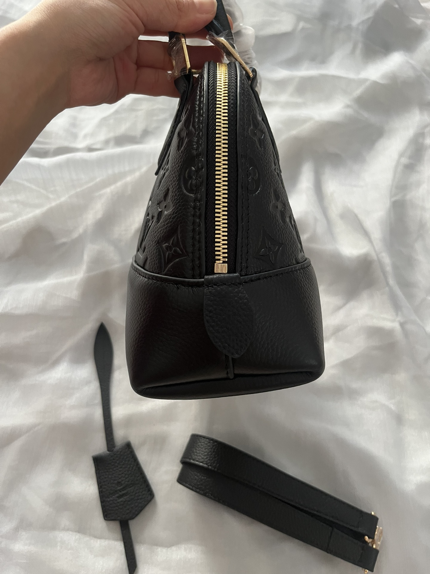 LOUIS VUITTON - LV NÉO Alma BB Cowhide Shell Bag Handbag Medium Black