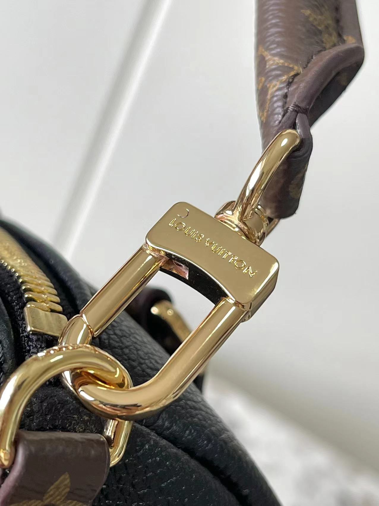 LOUIS VUITTON - LV Express Leather Shoulder Travel Bag Large Black