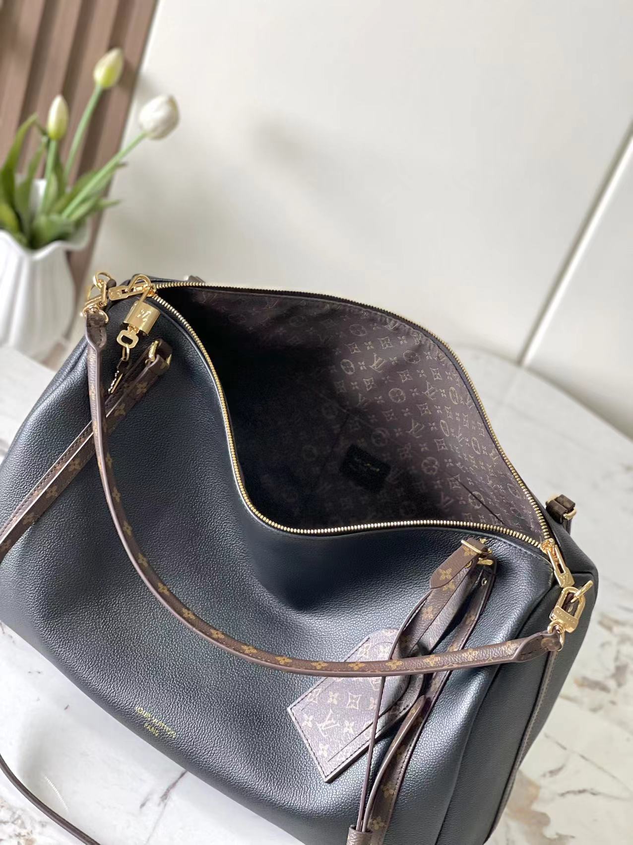 LOUIS VUITTON - LV Express Leather Shoulder Travel Bag Large Black