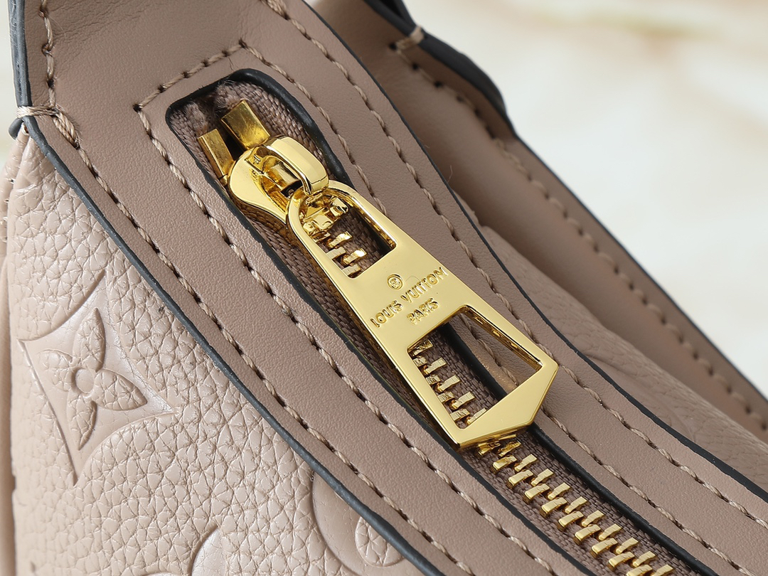 LOUIS VUITTON - LV Loop Leather Moon Bag Handbag