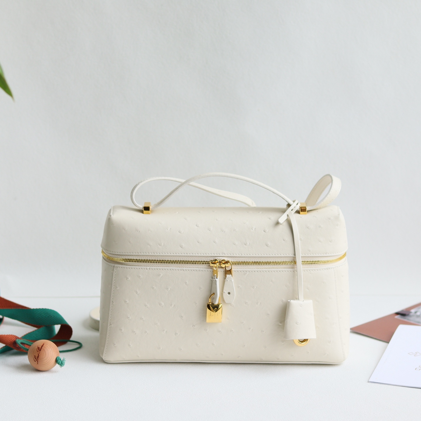 Loro Piana Extra Bag L27 Ostrich Pattern Leather Shoulder Handle Crossbody Bag White