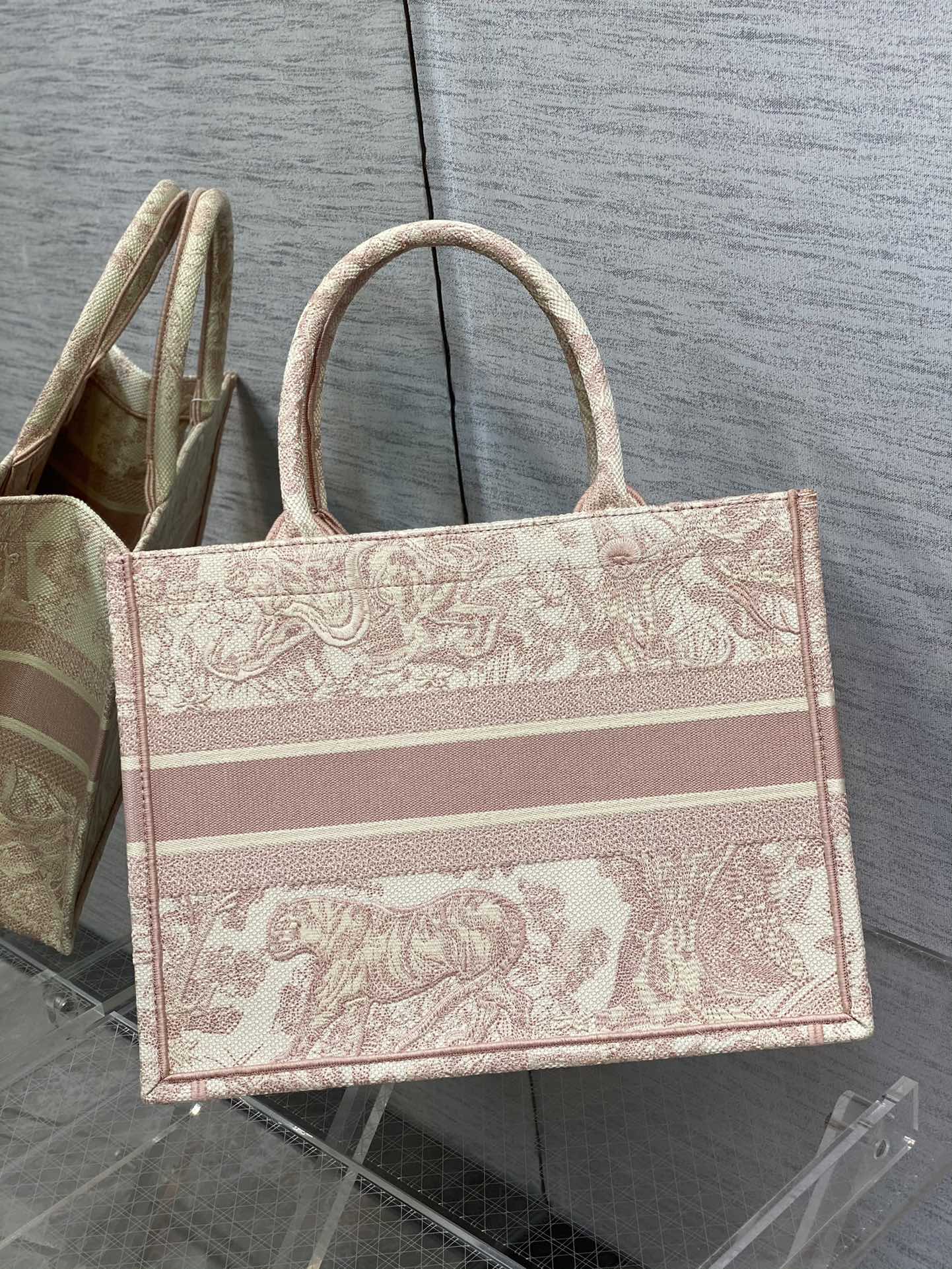 DIOR - BookTote Tiger Embroidered Tote Bag Shopping Bag Handbag Medium Pink