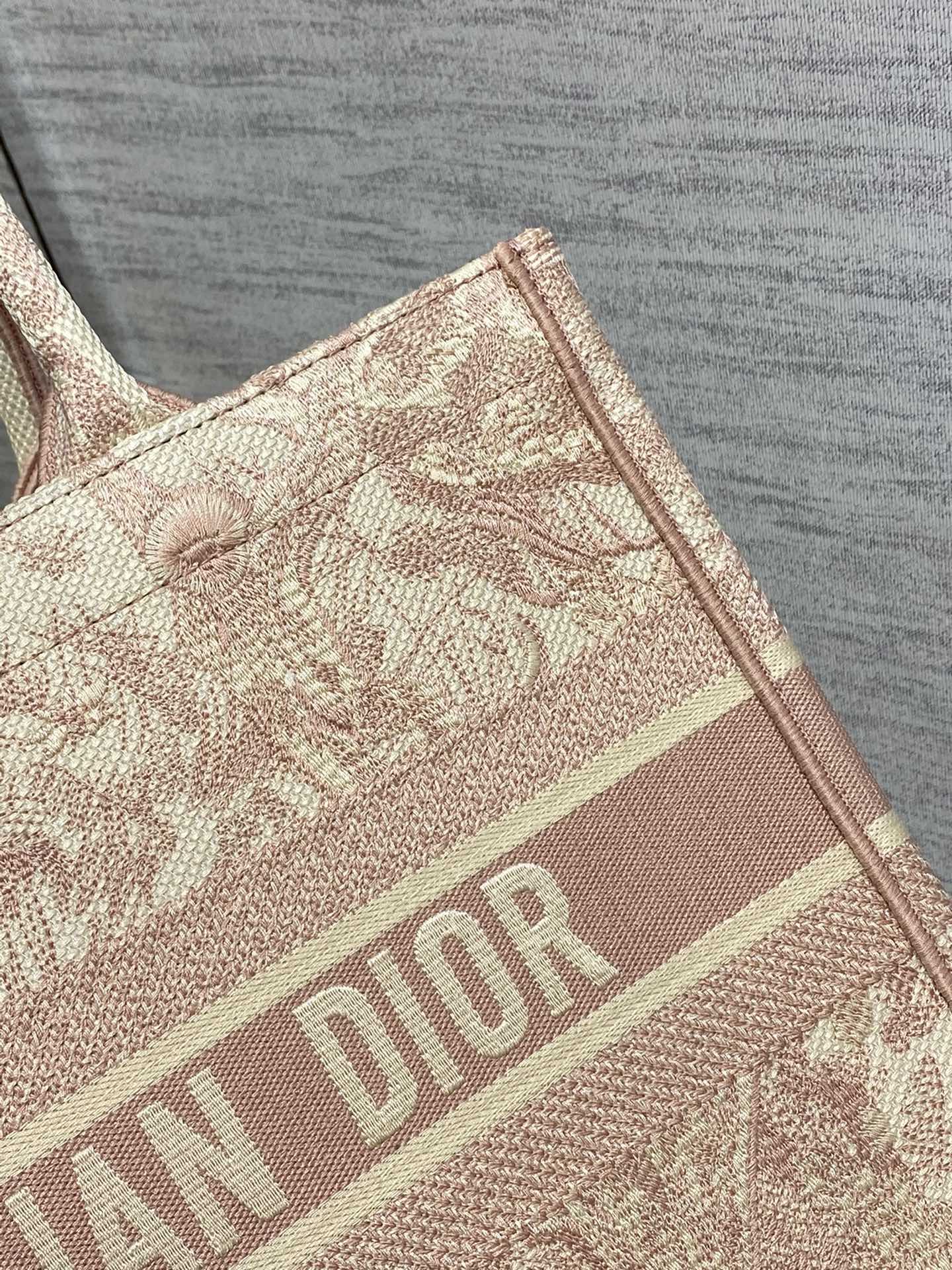 DIOR - BookTote Tiger Embroidered Tote Bag Shopping Bag Handbag Medium Pink