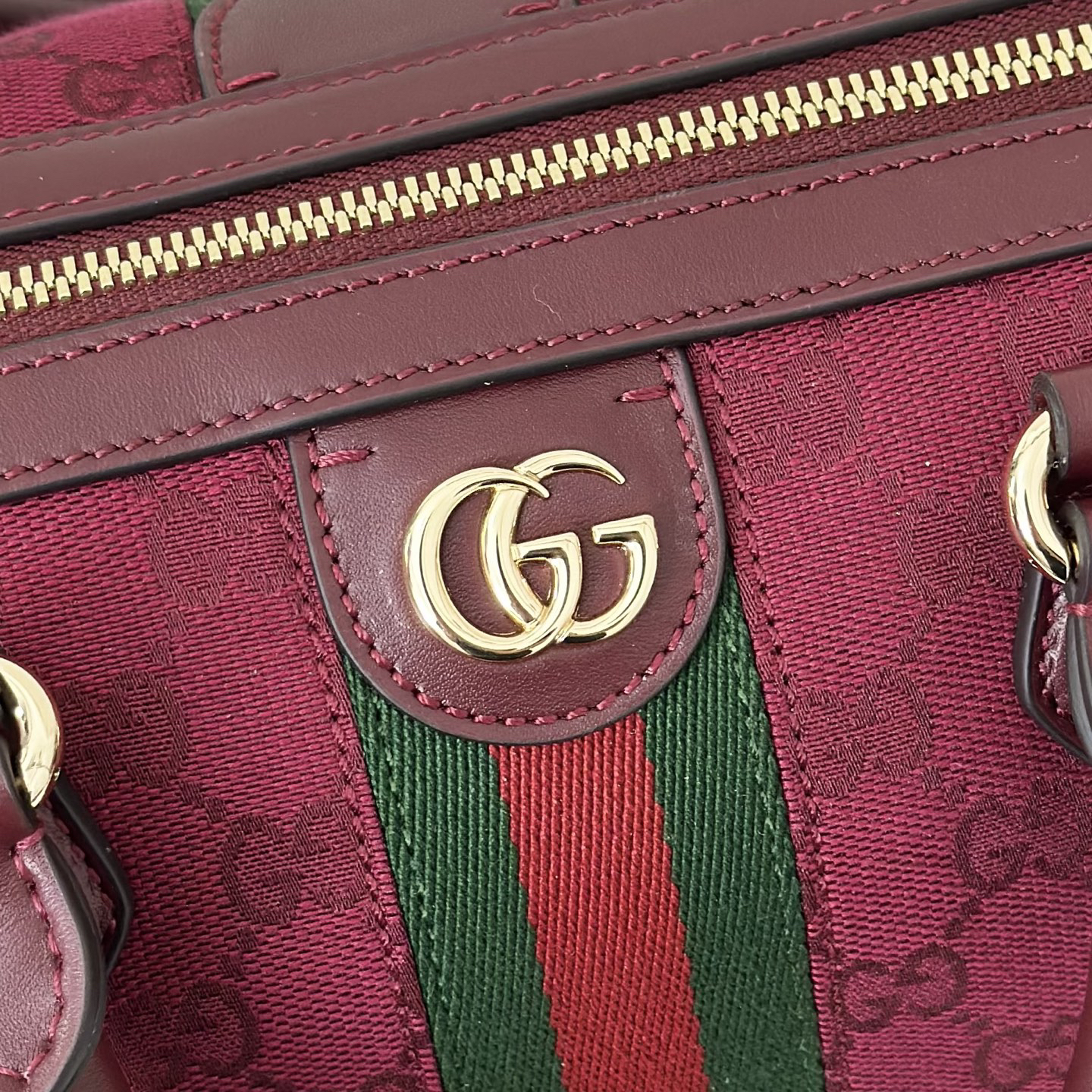 GUCCI - Classic Logo Canvas Crossbody Handbag Red