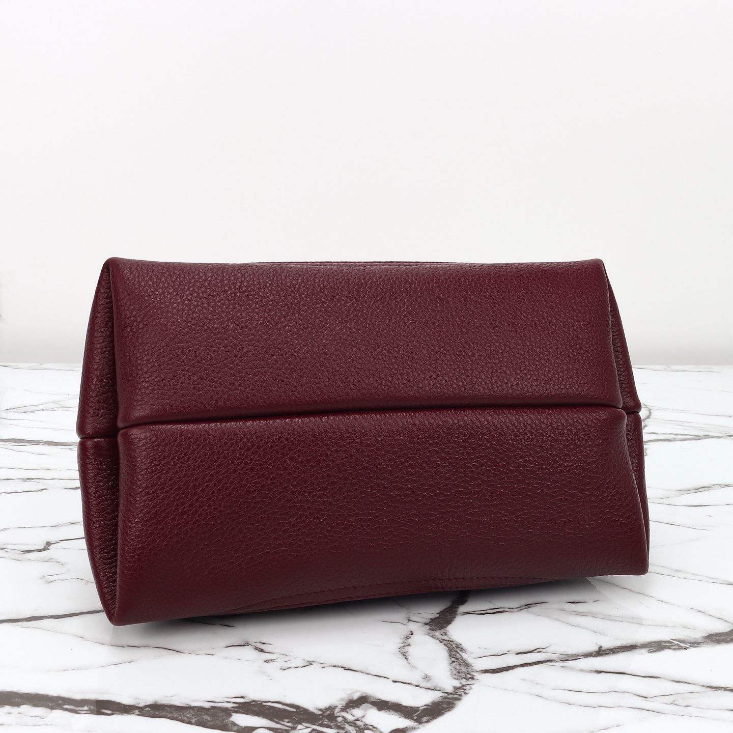 Gucci- Softbit series semi horseneck buckle leather bag