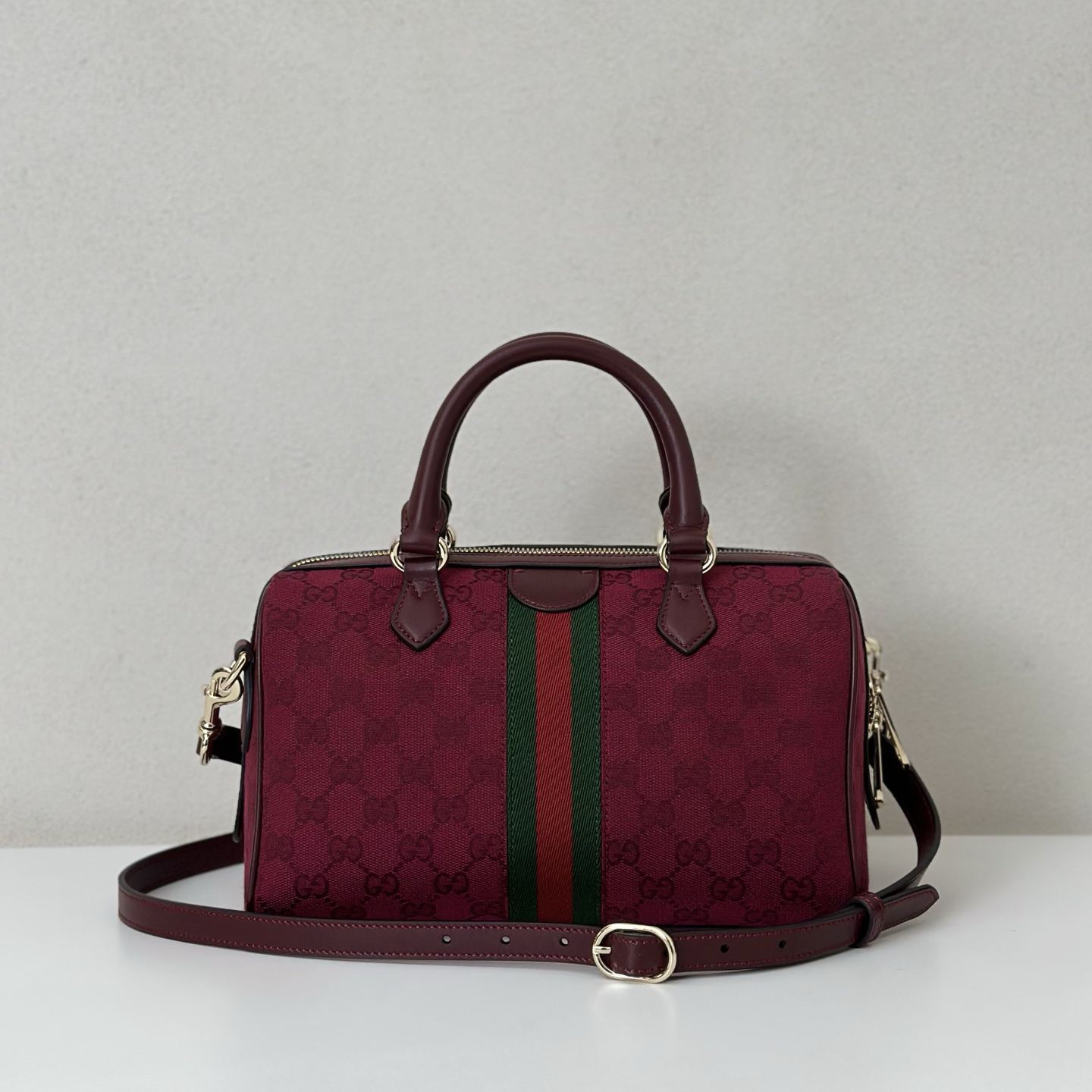 GUCCI - Classic Logo Canvas Crossbody Handbag Red