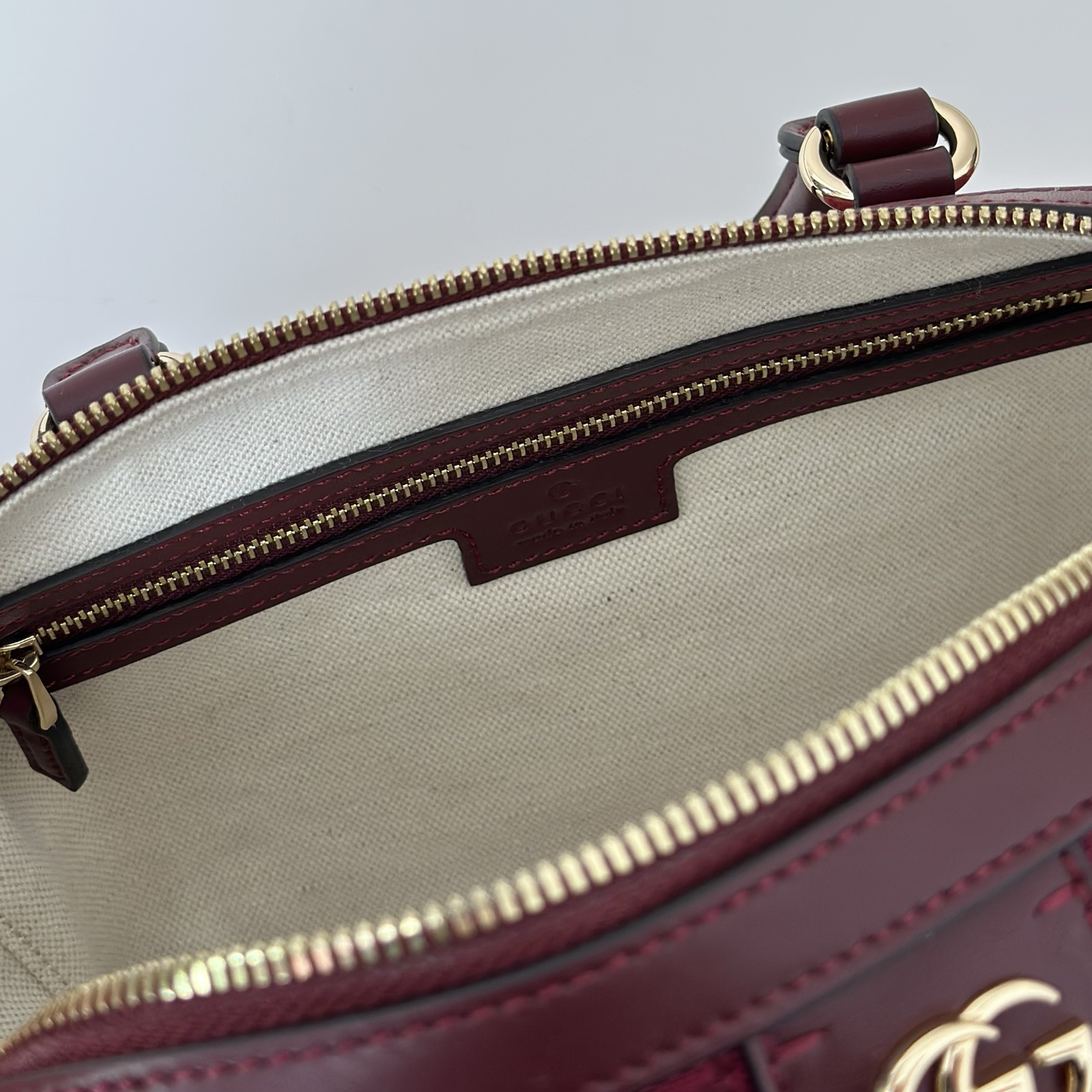 GUCCI - Classic Logo Canvas Crossbody Handbag Red