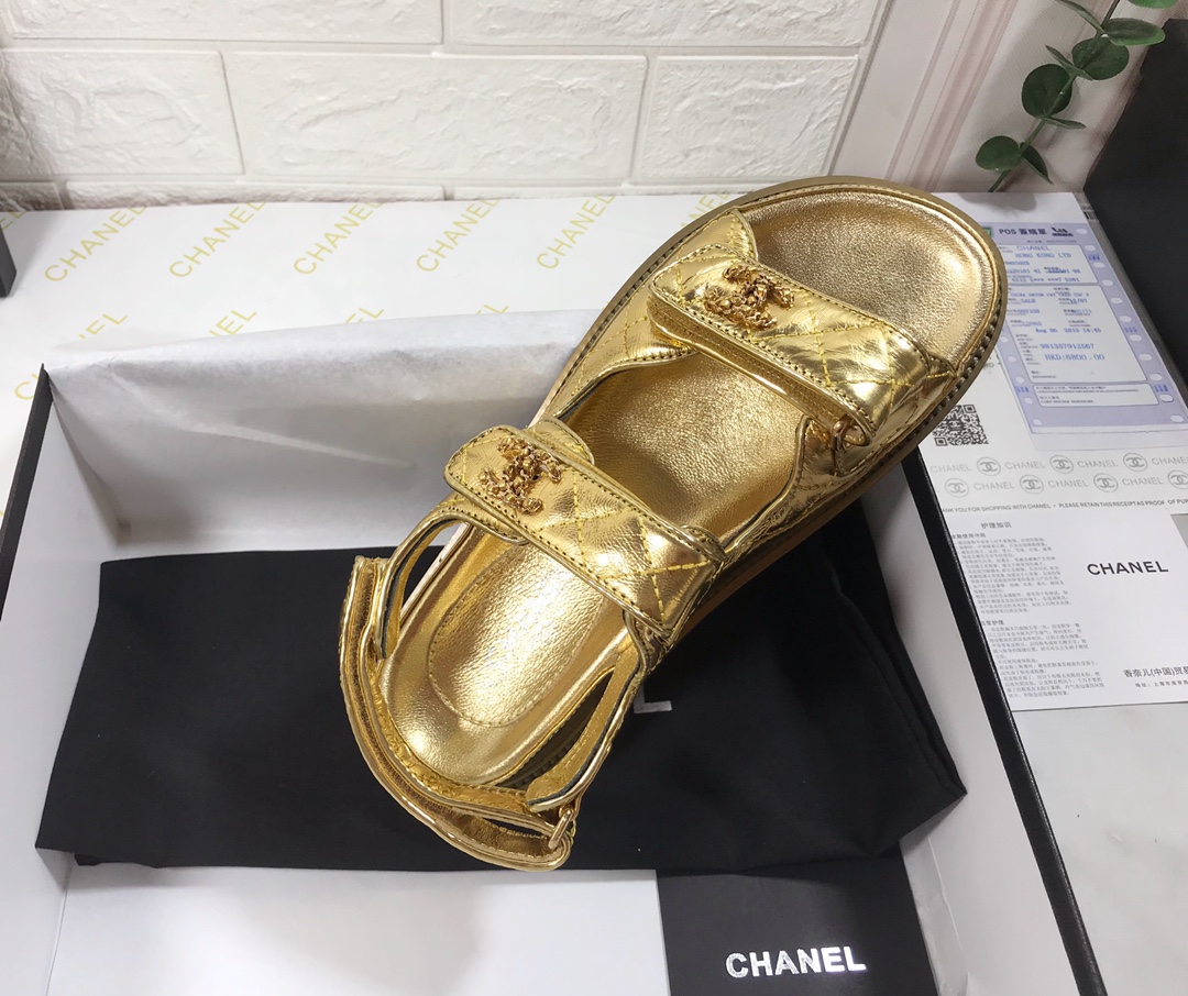 CHANEL-Velcro Cowhide Denim Fabric with Resin Buckle Paired with Sandals