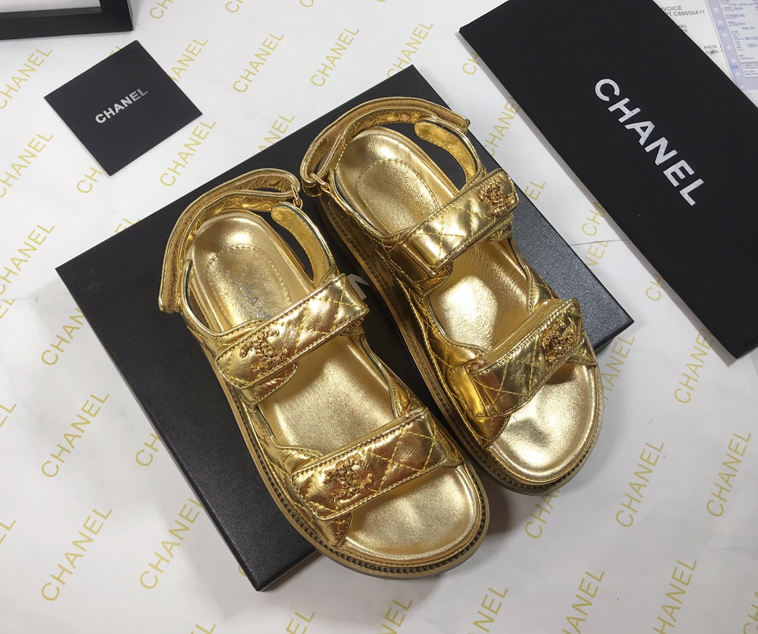 CHANEL-Velcro Cowhide Denim Fabric with Resin Buckle Paired with Sandals