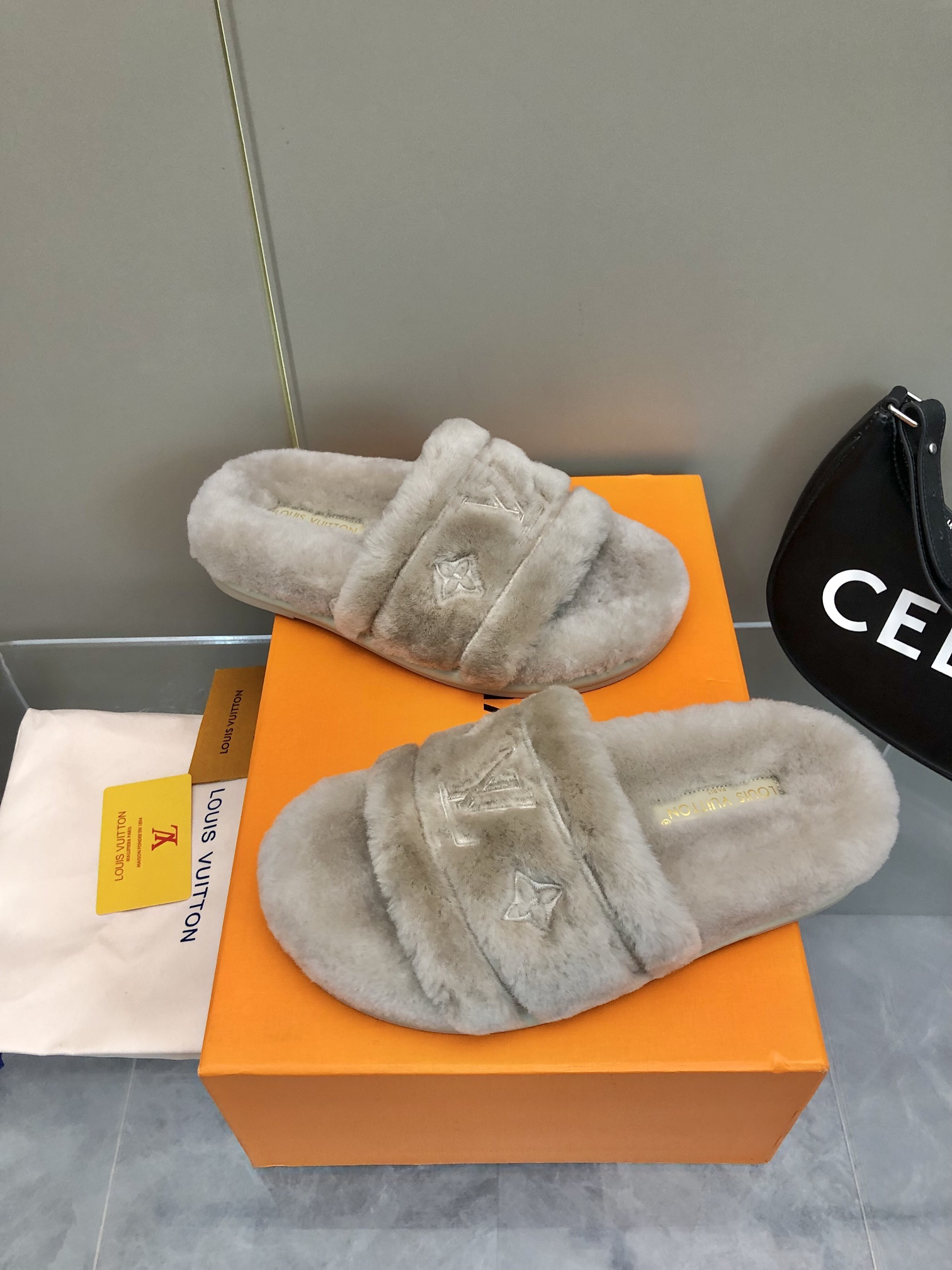 Louis Vuitton - Bliss Wool Slippers Women Light Brown