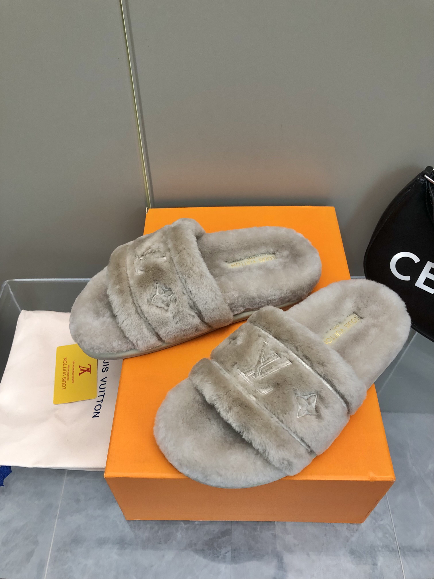 Louis Vuitton - Bliss Wool Slippers Women Light Brown