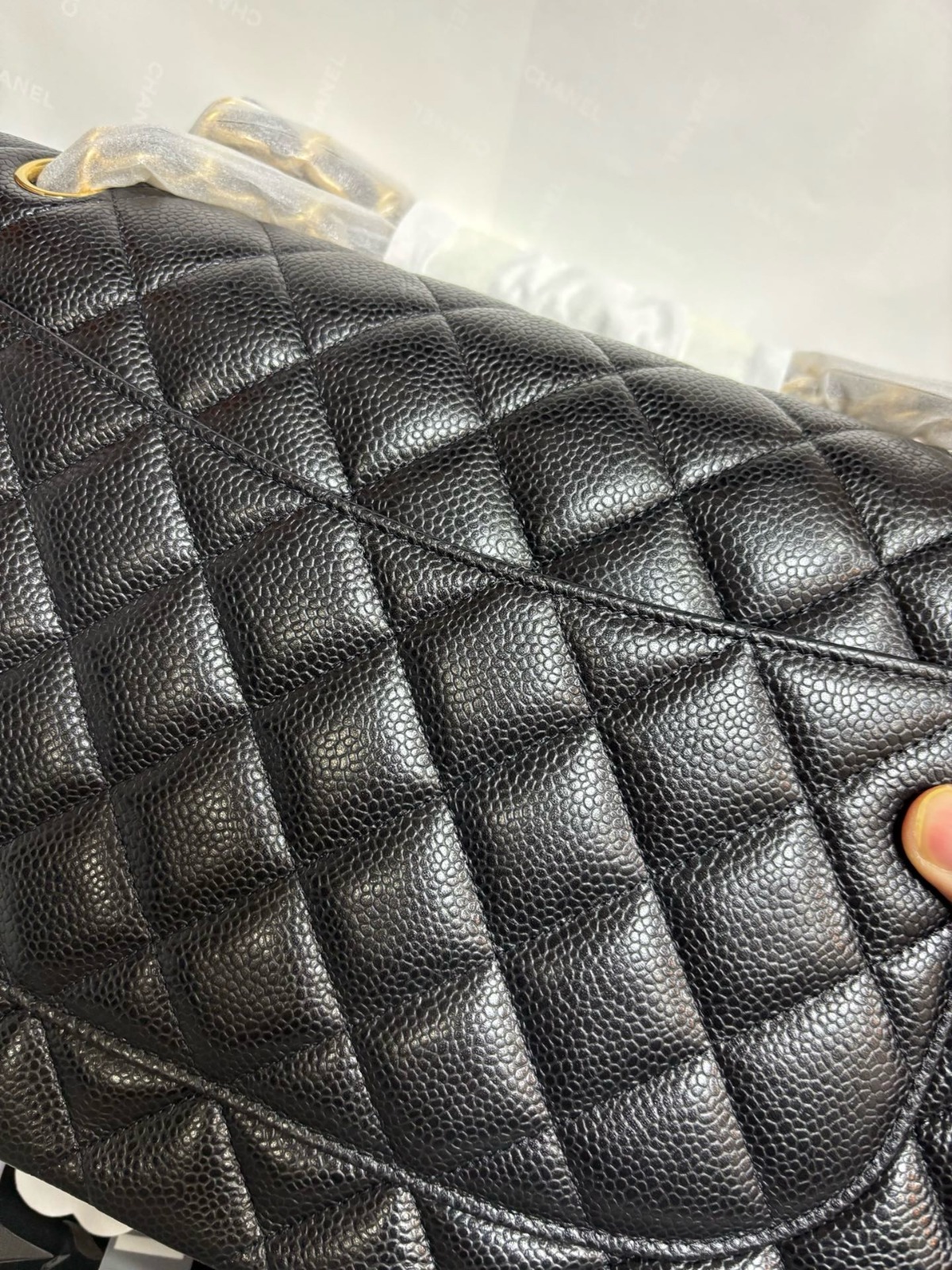 Chanel - CF 30cm Caviar Leather Bag – Black & Gold, Premium Channel Version