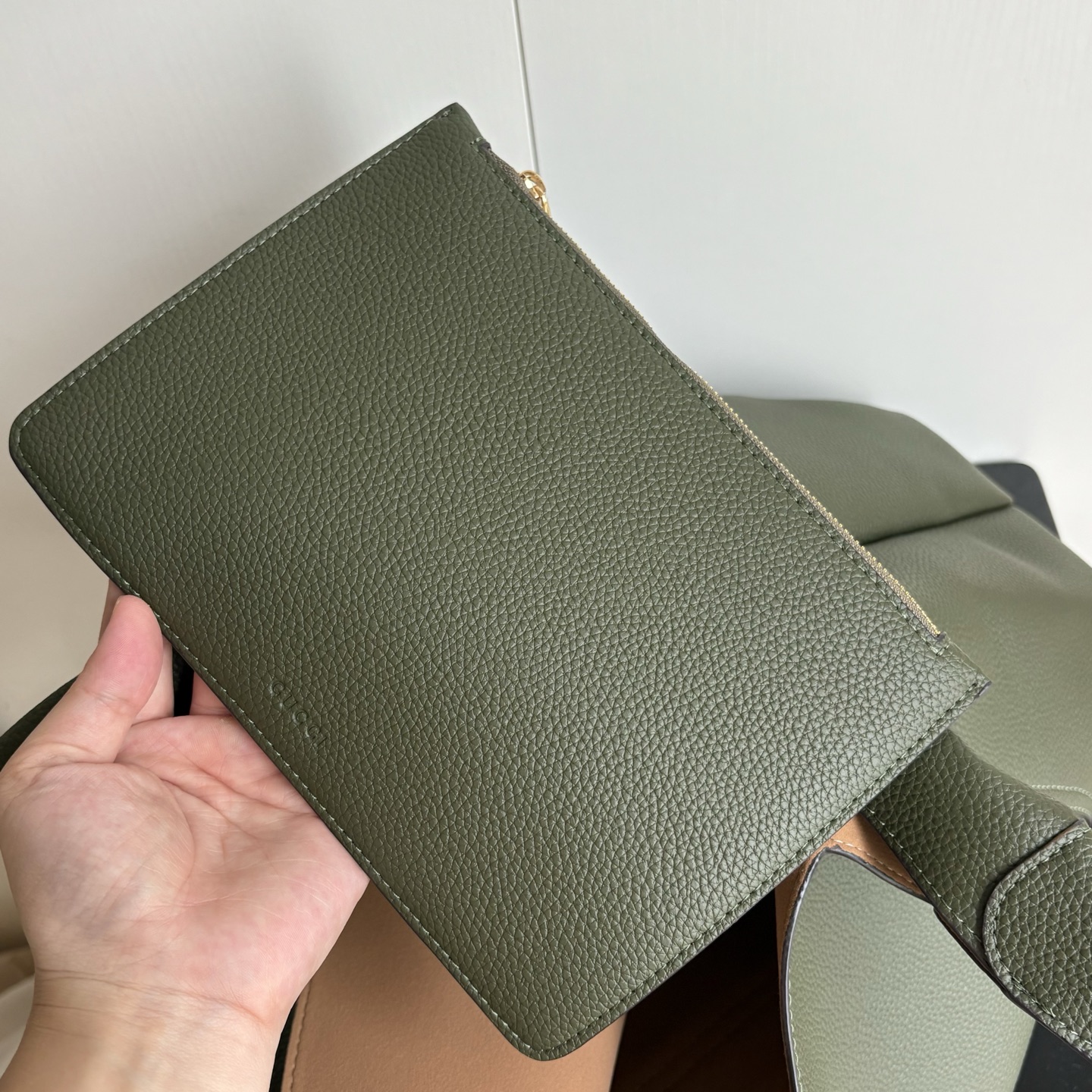 Gucci – Softbit Series Oversized Shoulder Bag (Forest Green)