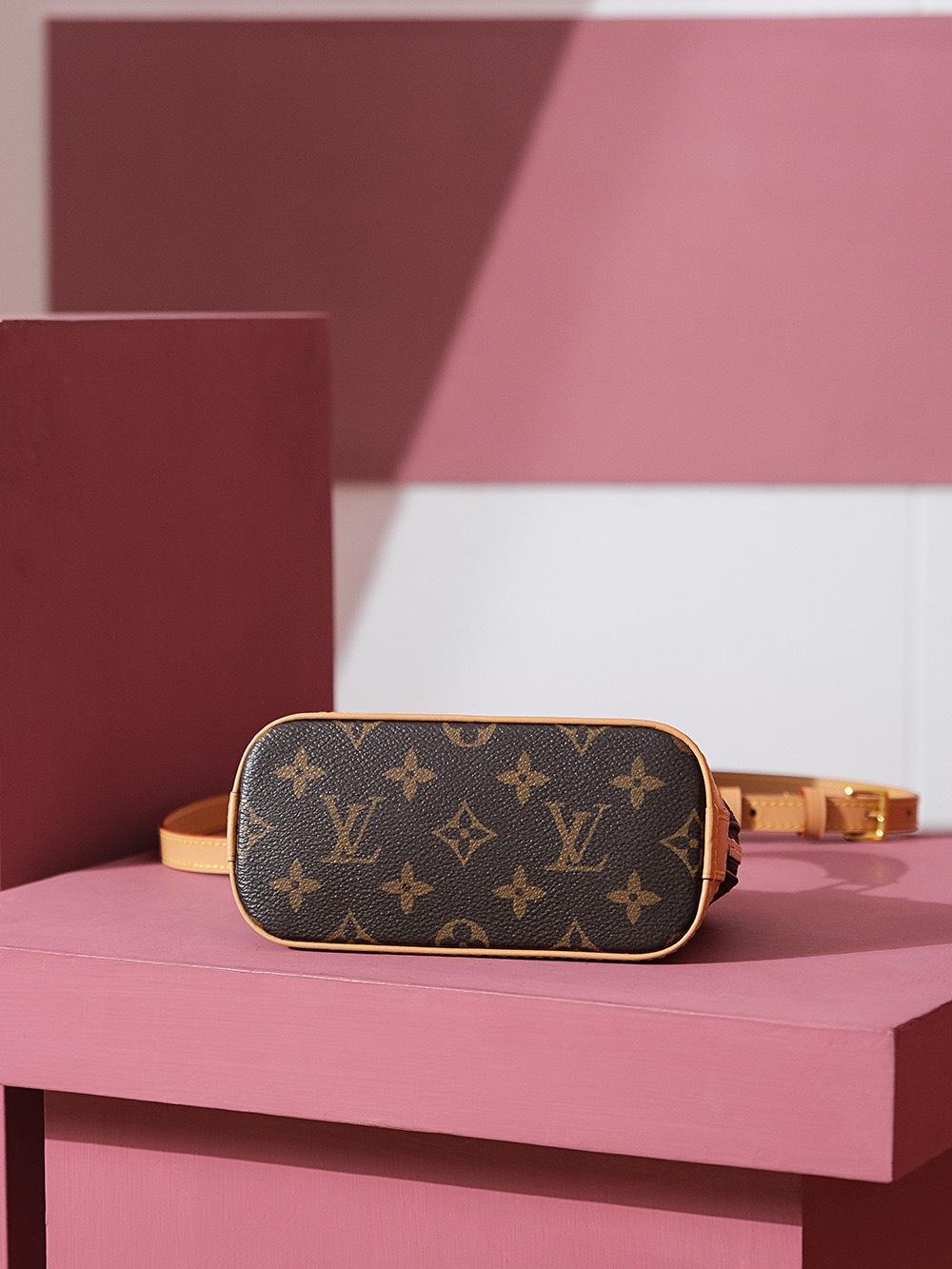 LV-Alma Nano handbag