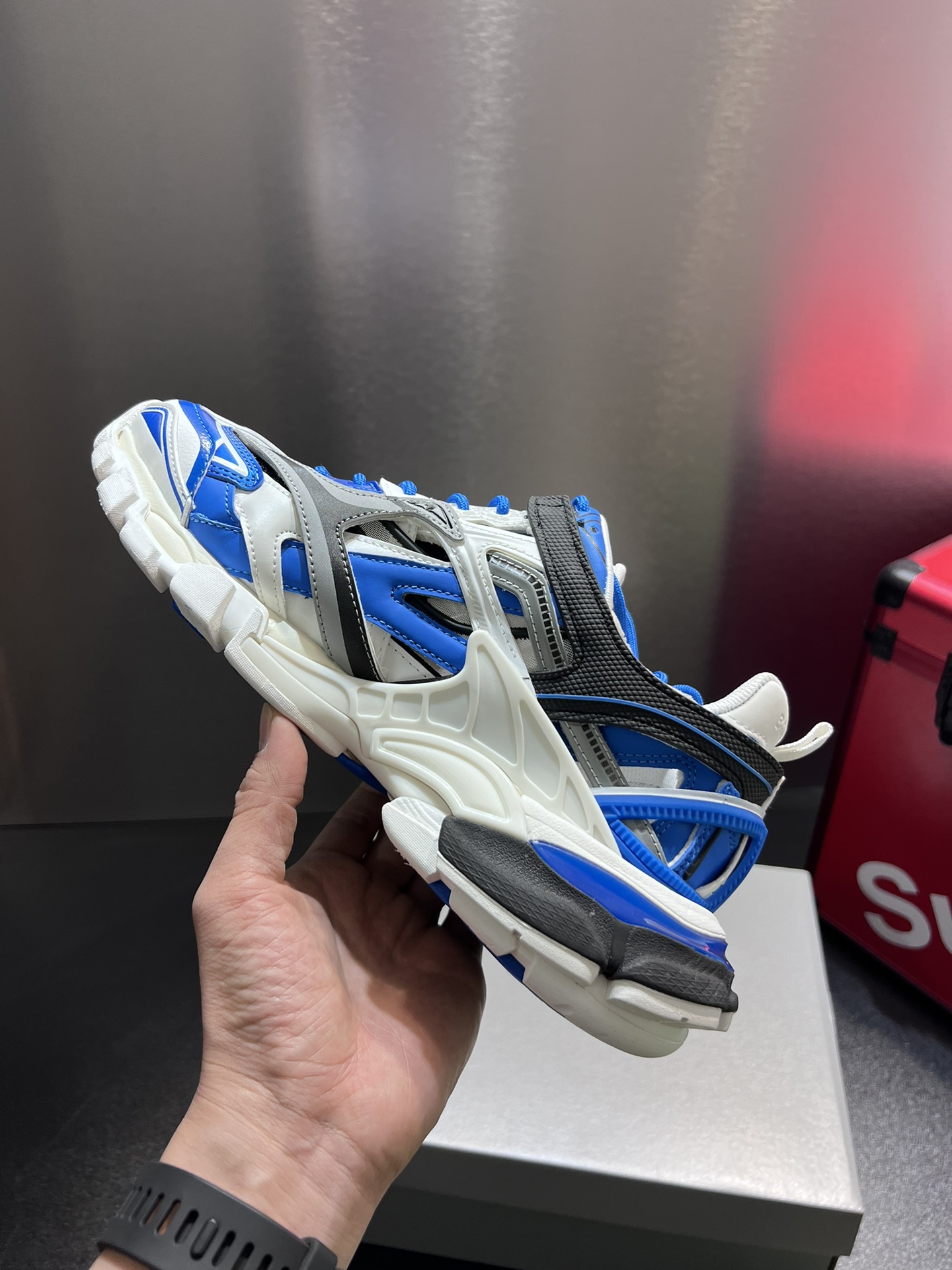 Balenciaga Track 2.0 Comfortable and Versatile Low-Top Chunk Shoes for Men, Blue