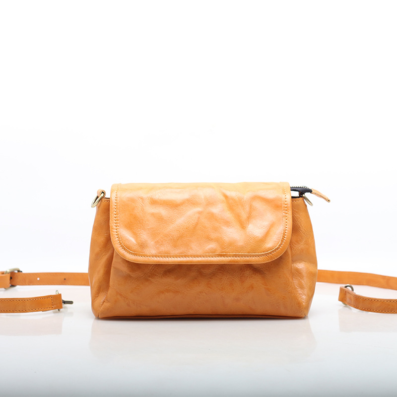 Lyra Fold Crossbody – Honey Amber