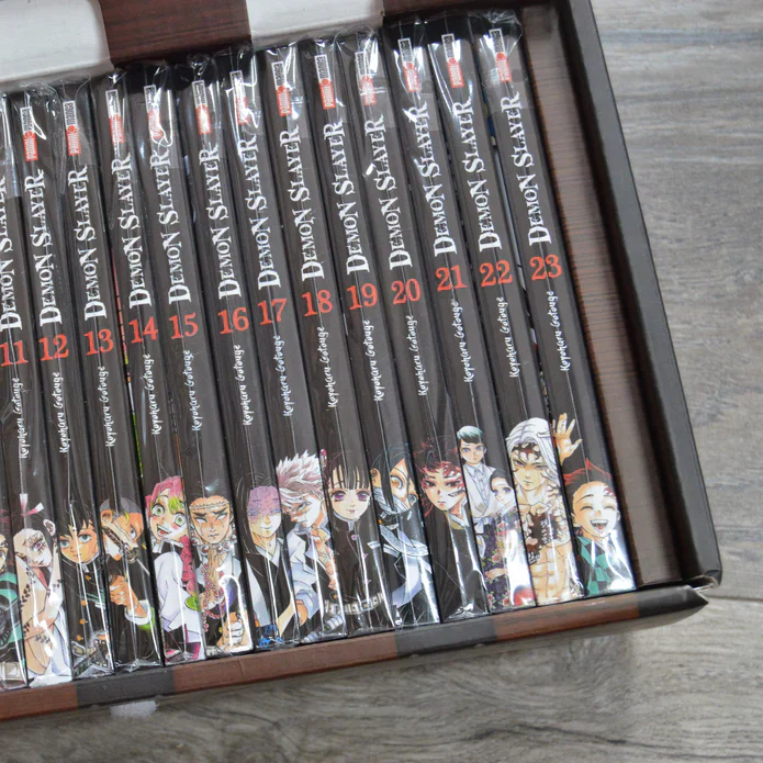 Demon Slayer: Kimetsu no Yaiba Complete Box Set (Volumes 1-23) ๐๐ฅ