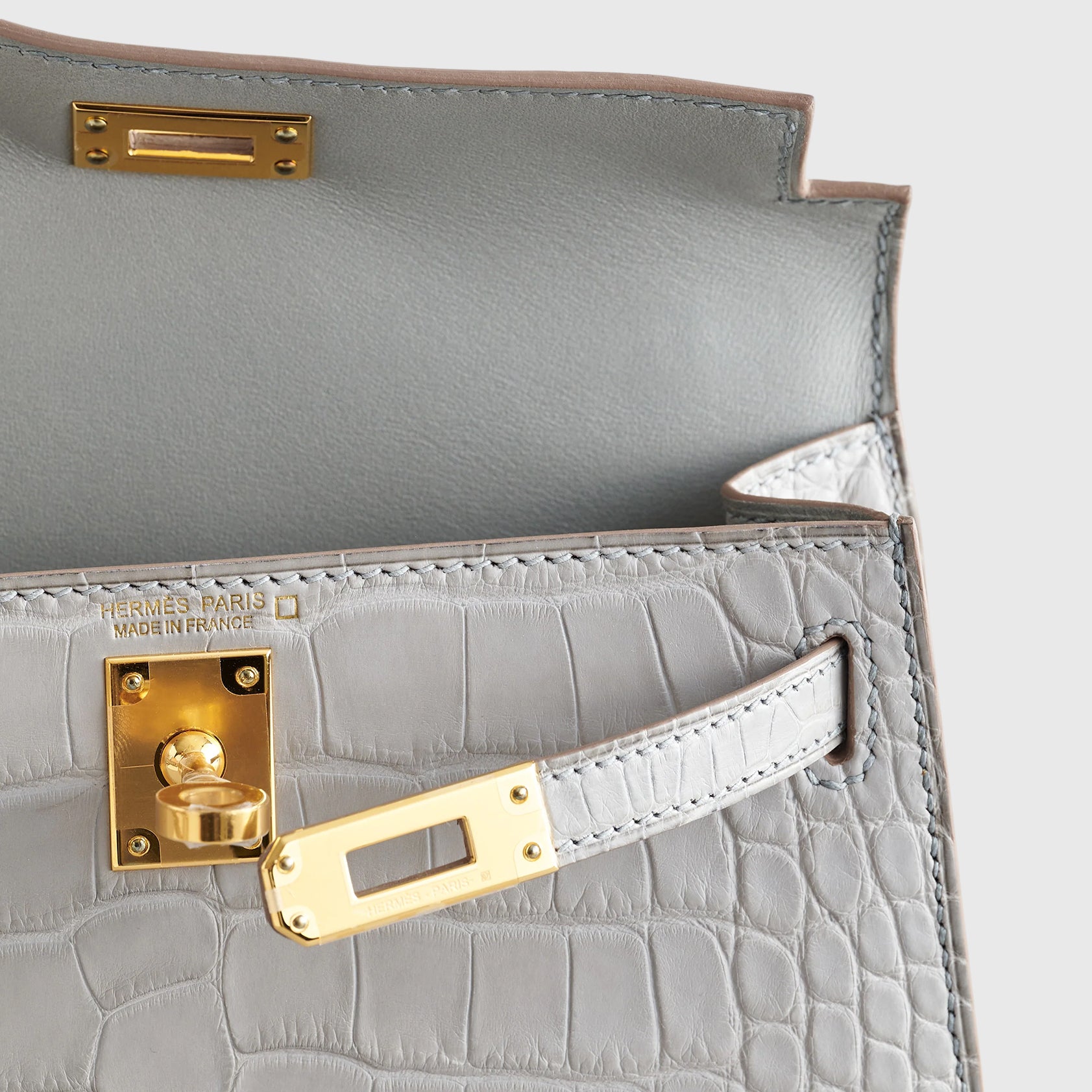HERMES Kelly Mini Alligator Gris Perle Matte Gold Hardware