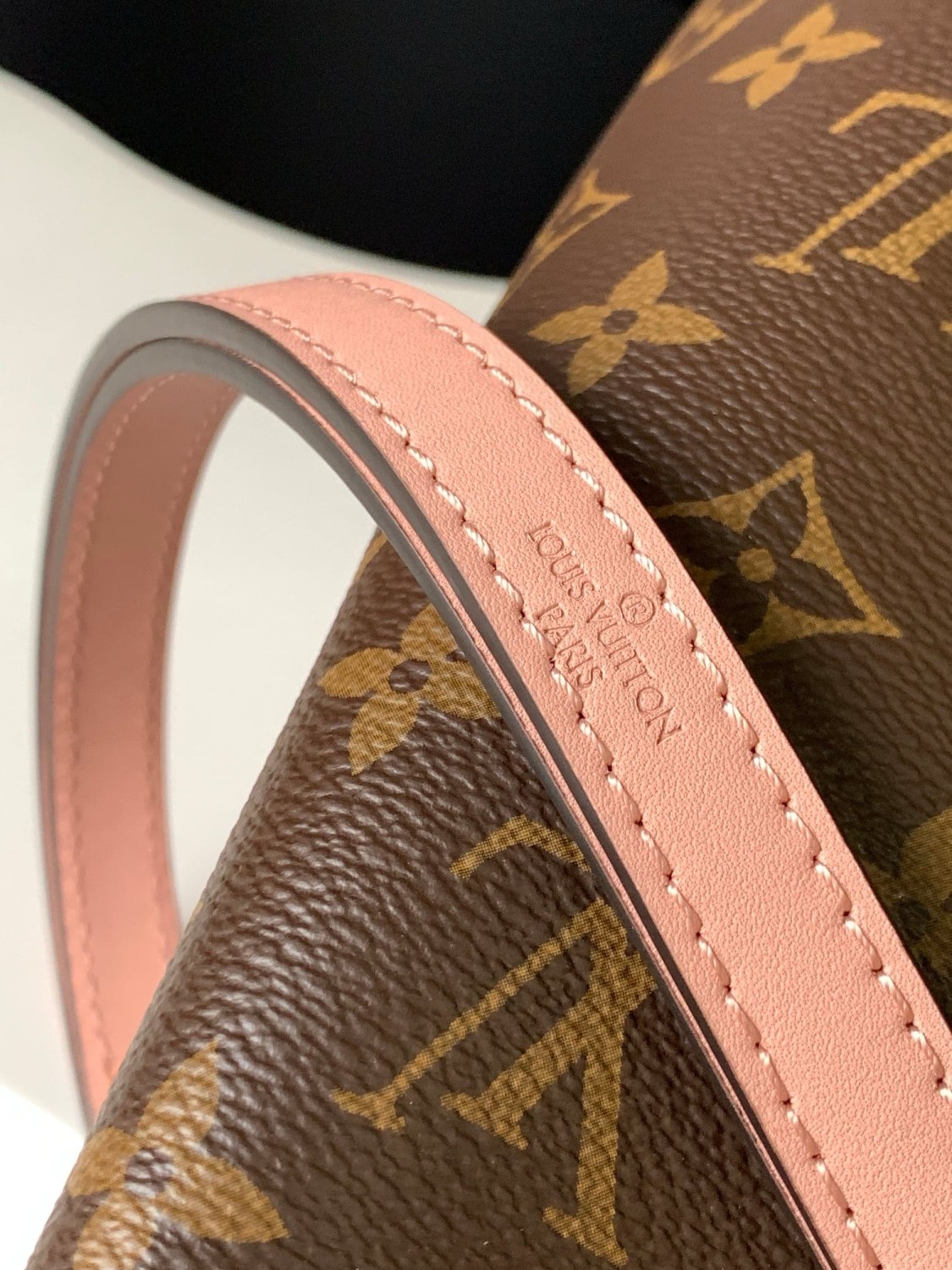 LOUIS VUITTON NéoNoé MM M44022