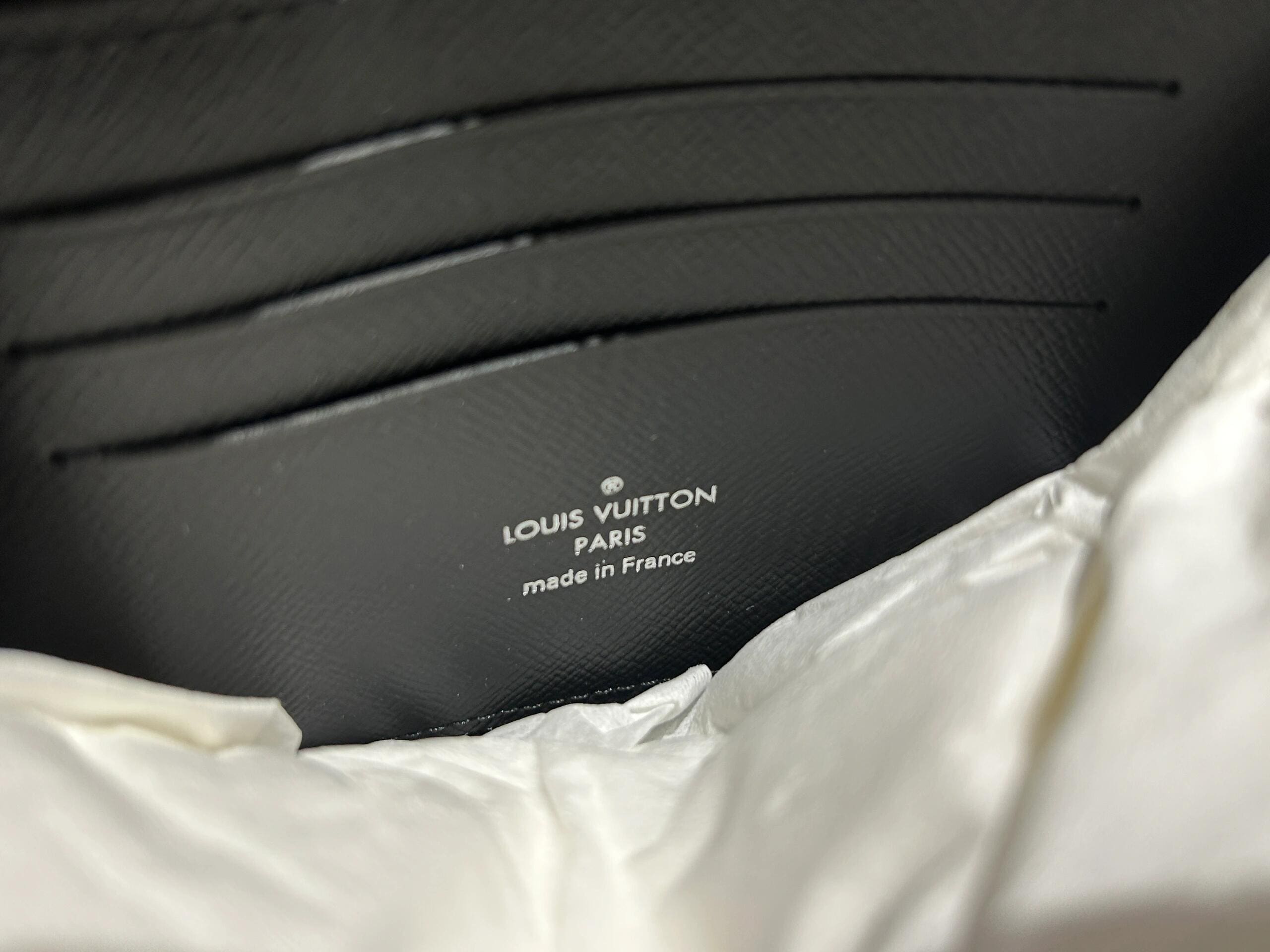 Louis Vuitton M80741 Alpha Wearable Wallet