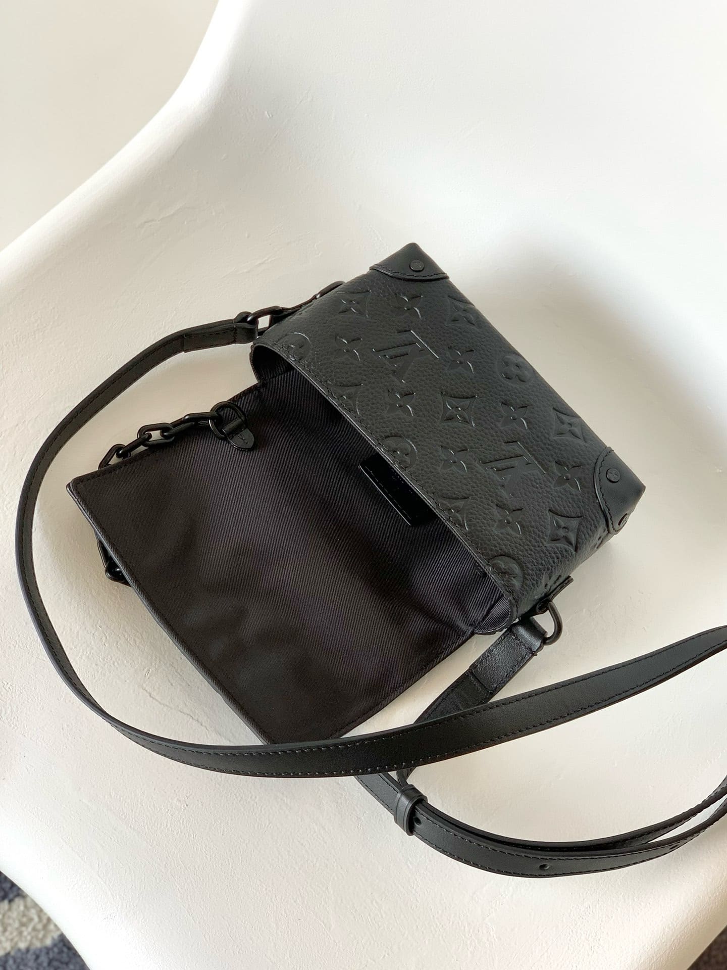 Louis Vuitton M81746 Steamer Wearable Wallet