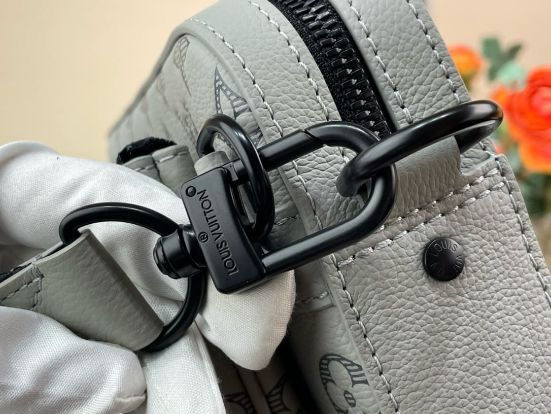 Louis Vuitton M46603 Trio Messenger