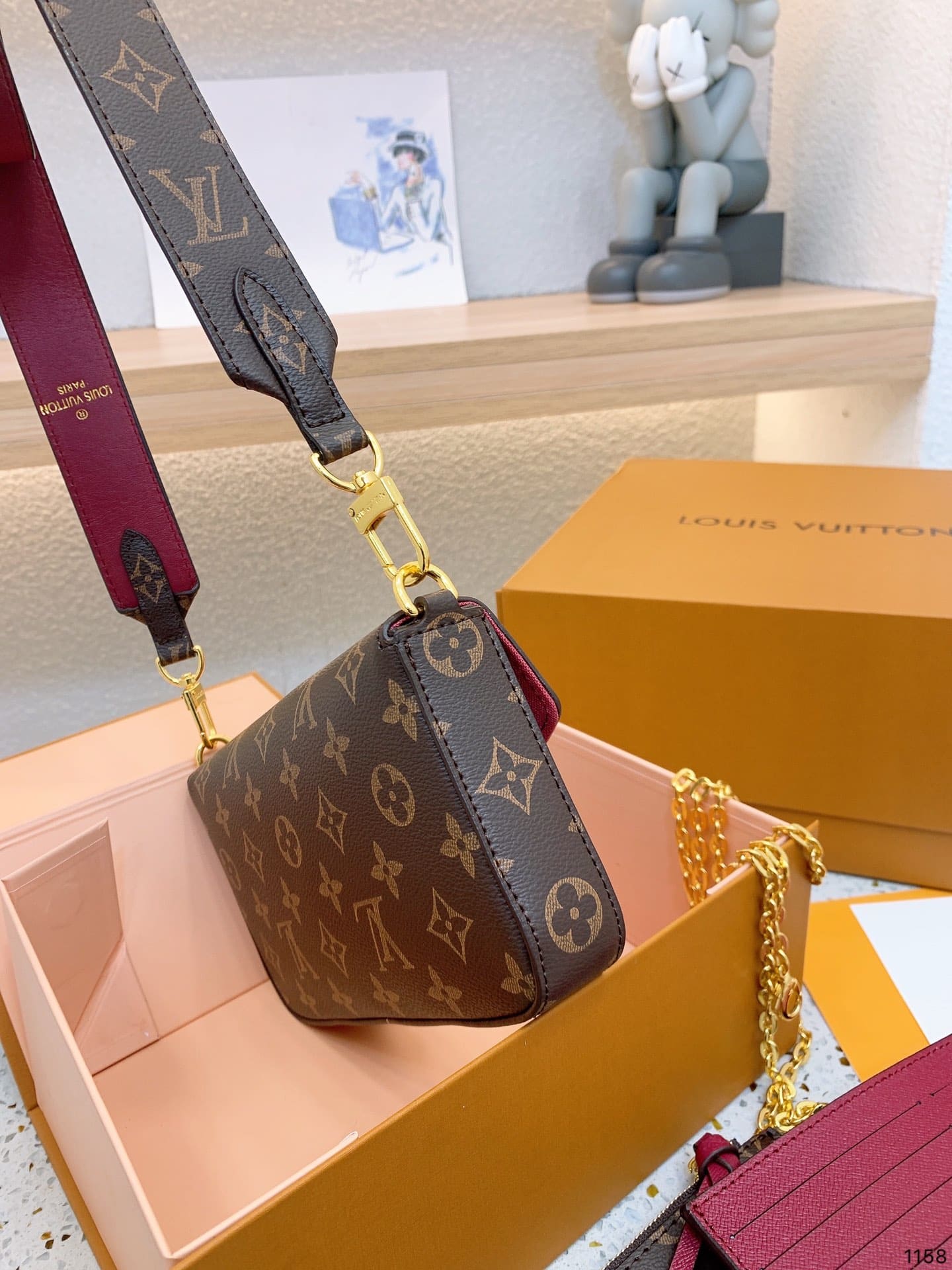 LOUIS VUITTON Félicie Pochette