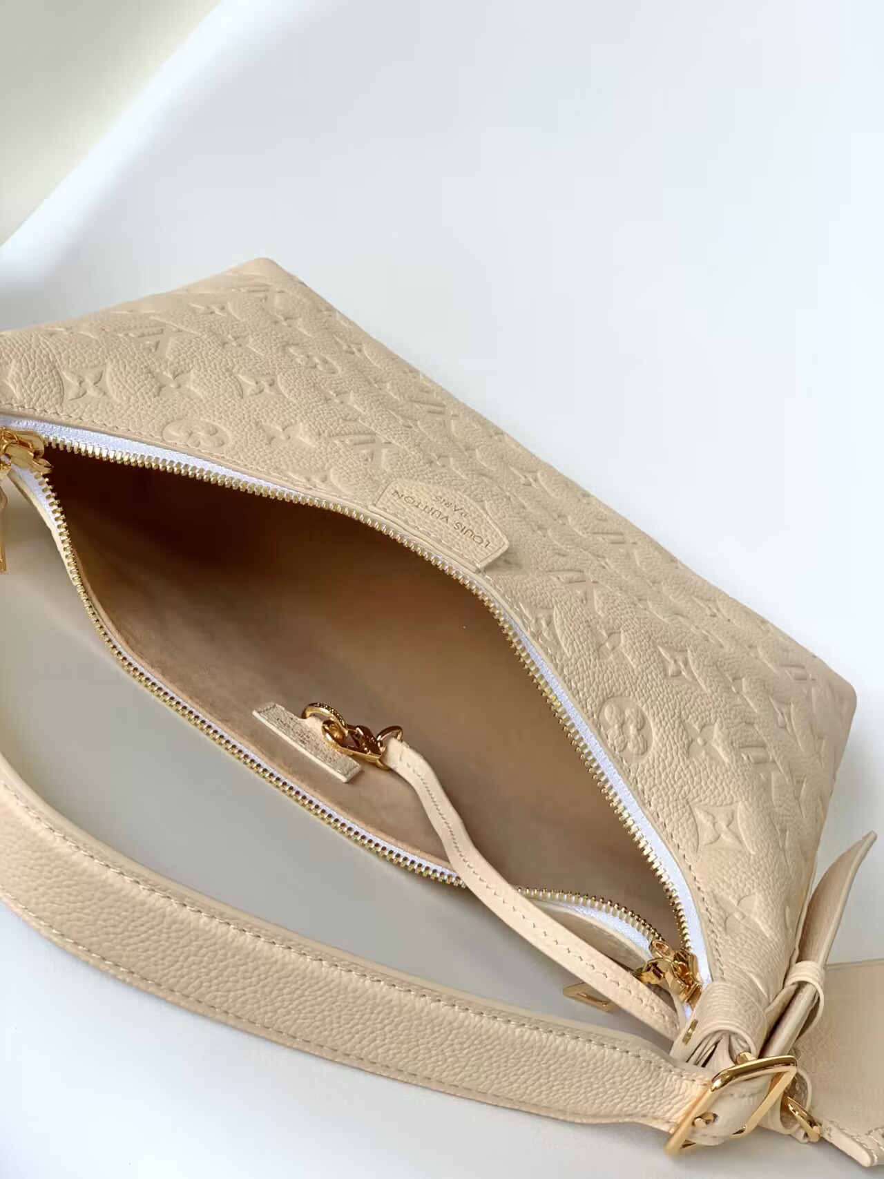 Louis Vuitton SAC SPORT handbag M46609