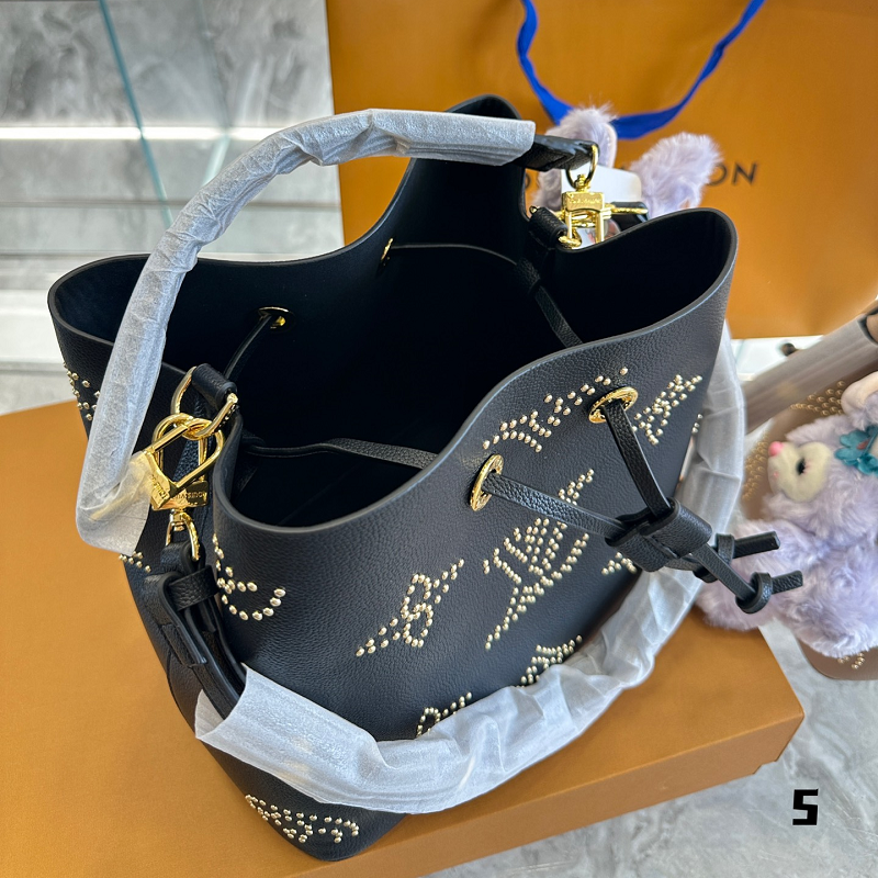 LOUIS VUITTON NÉONOÉ BB BLACK