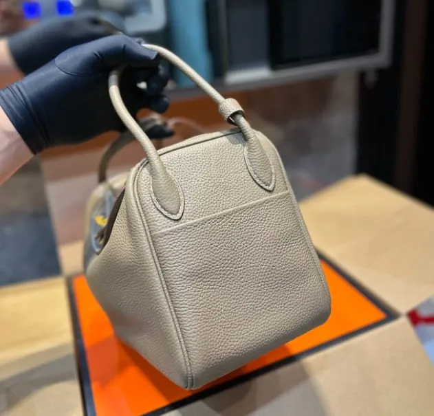 HERMÈS ETOUPE CLEMENCE LINDY 26 GOLD HARDWARE