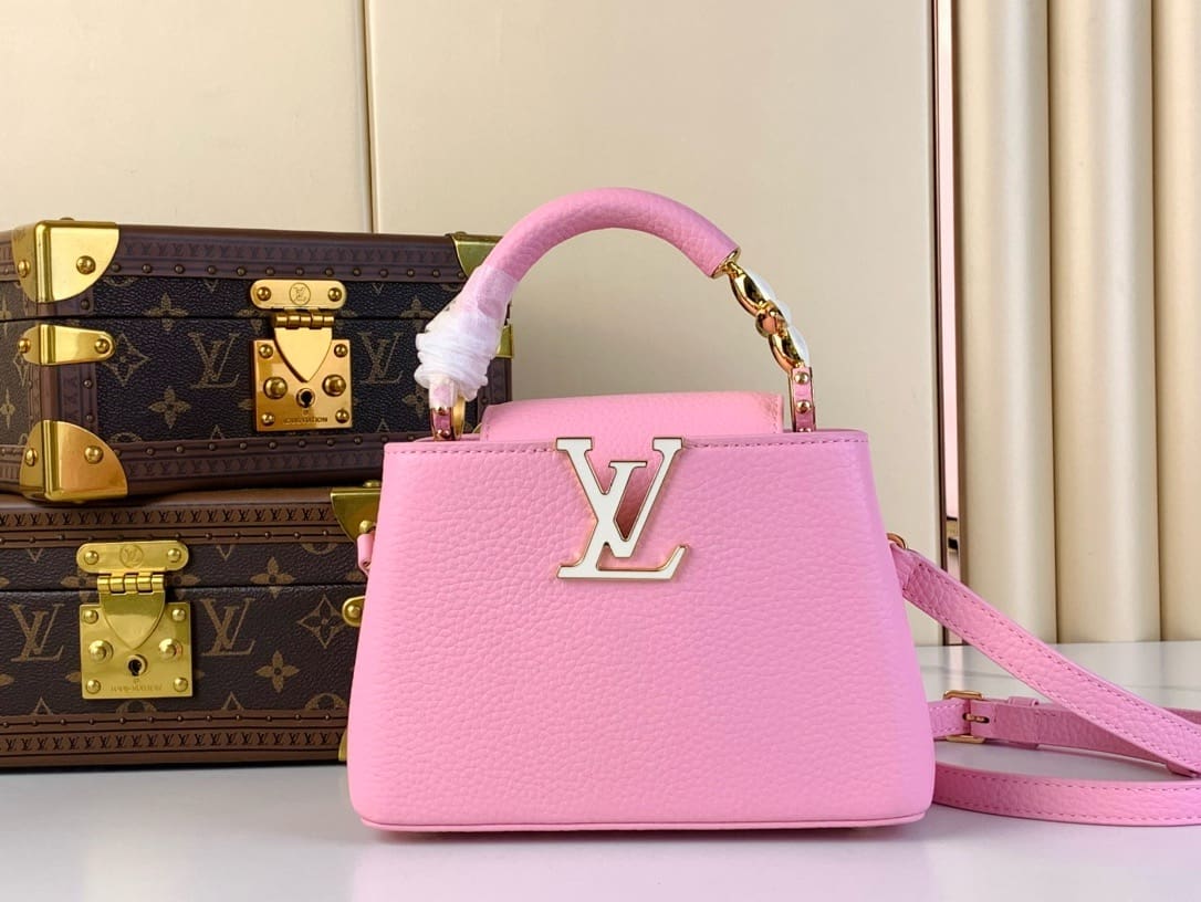 Louis Vuitton M24989 Capucines Mini