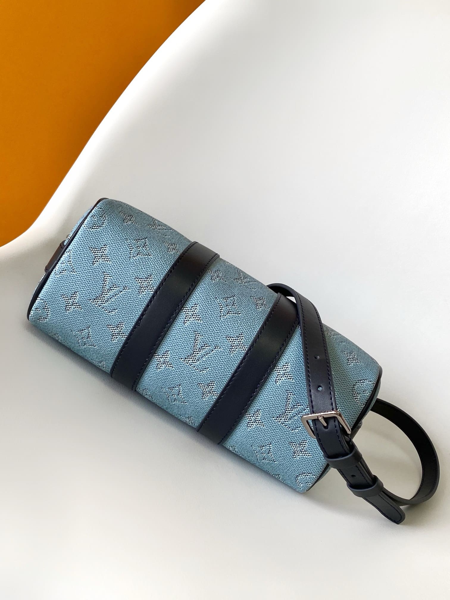 Louis Vuitton M14681 Keepall Bandouli??re 25