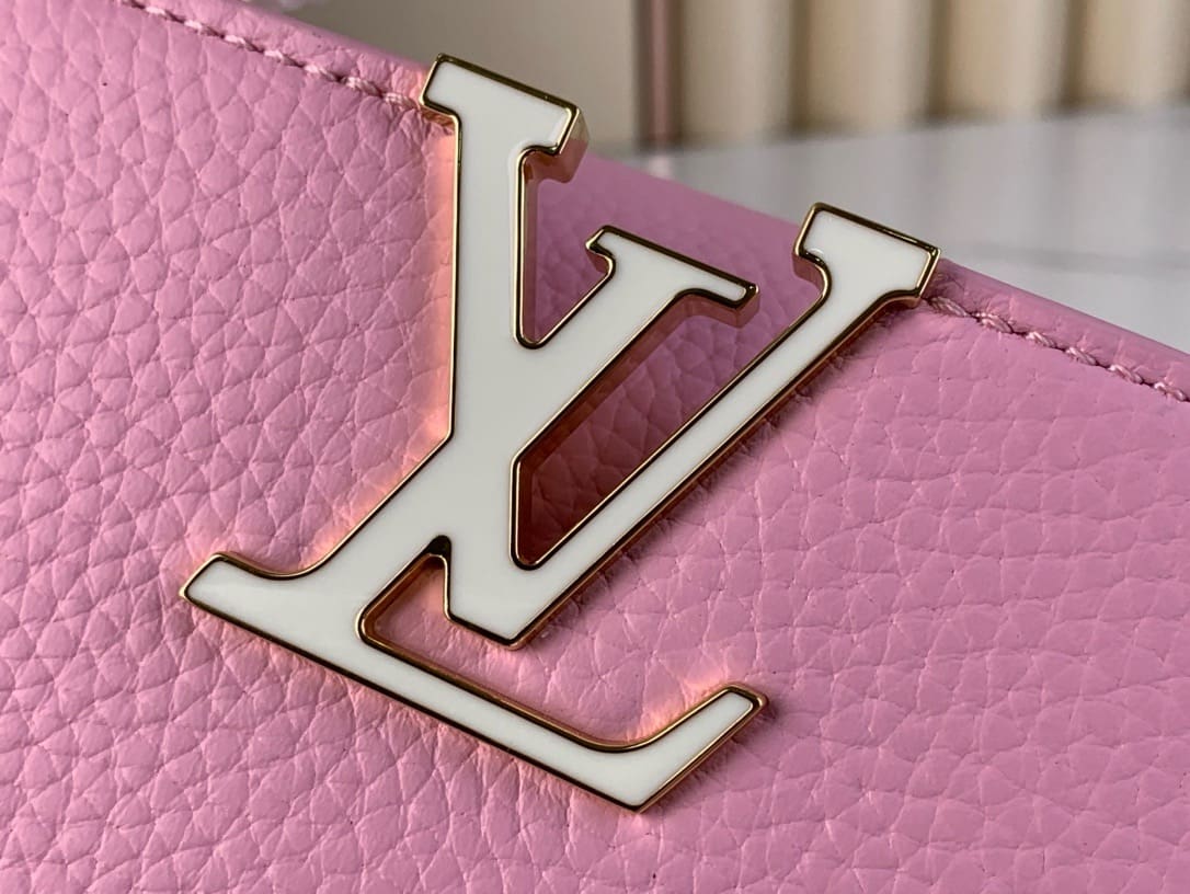 Louis Vuitton M24989 Capucines Mini