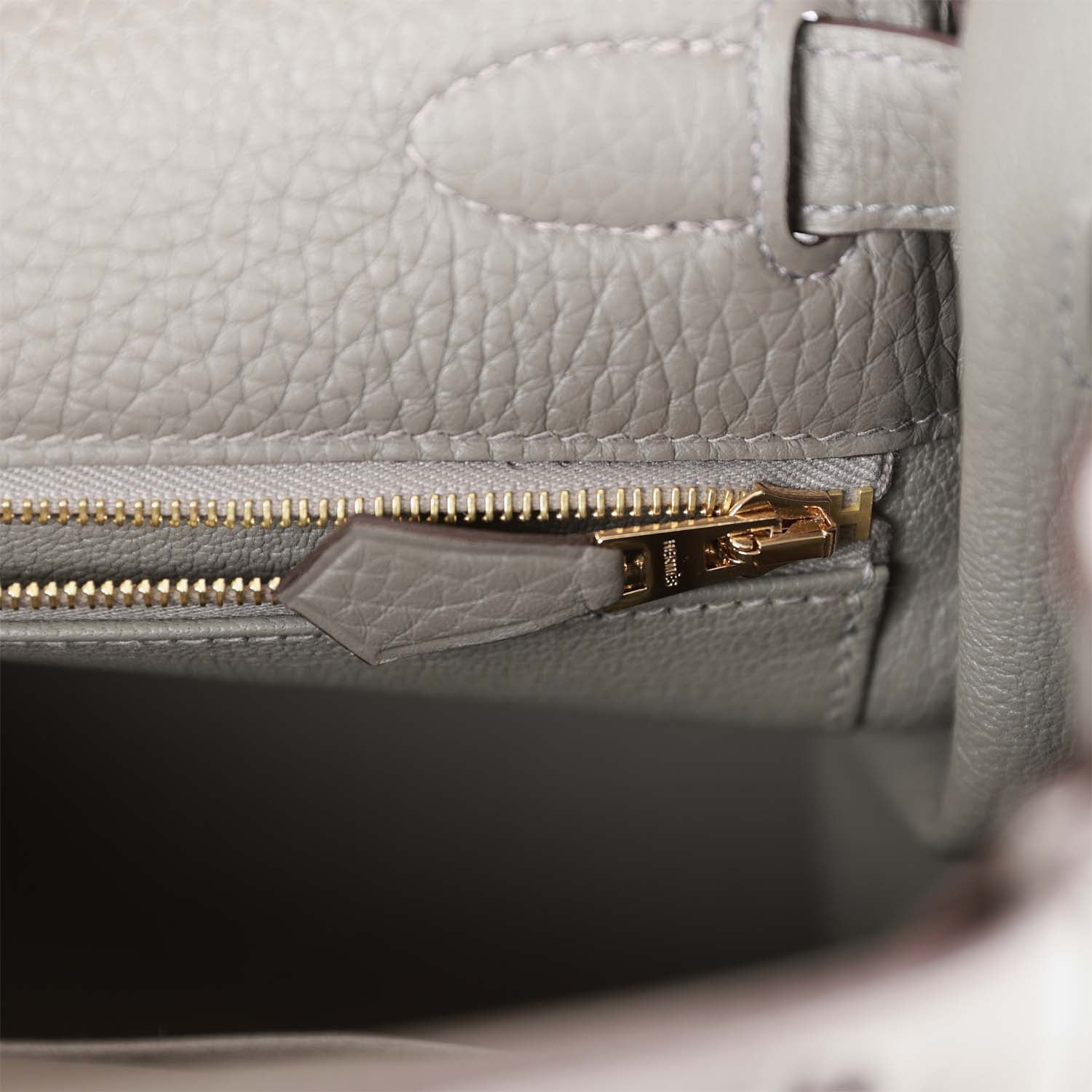 HERMES Kelly Retourne 28 Gris Meyer Clemence Gold Hardware