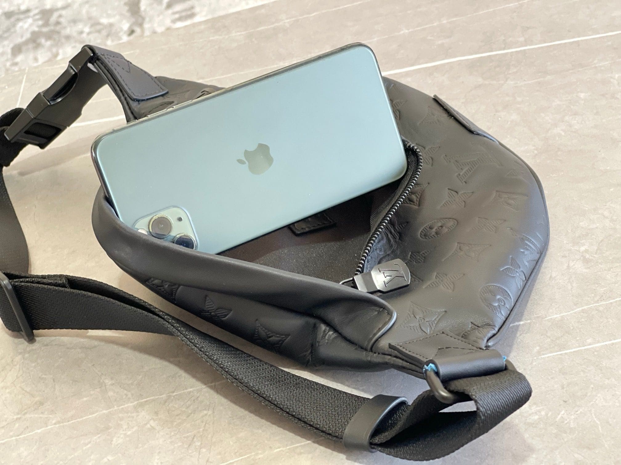 Louis Vuitton M46036 Discovery Bumbag PM