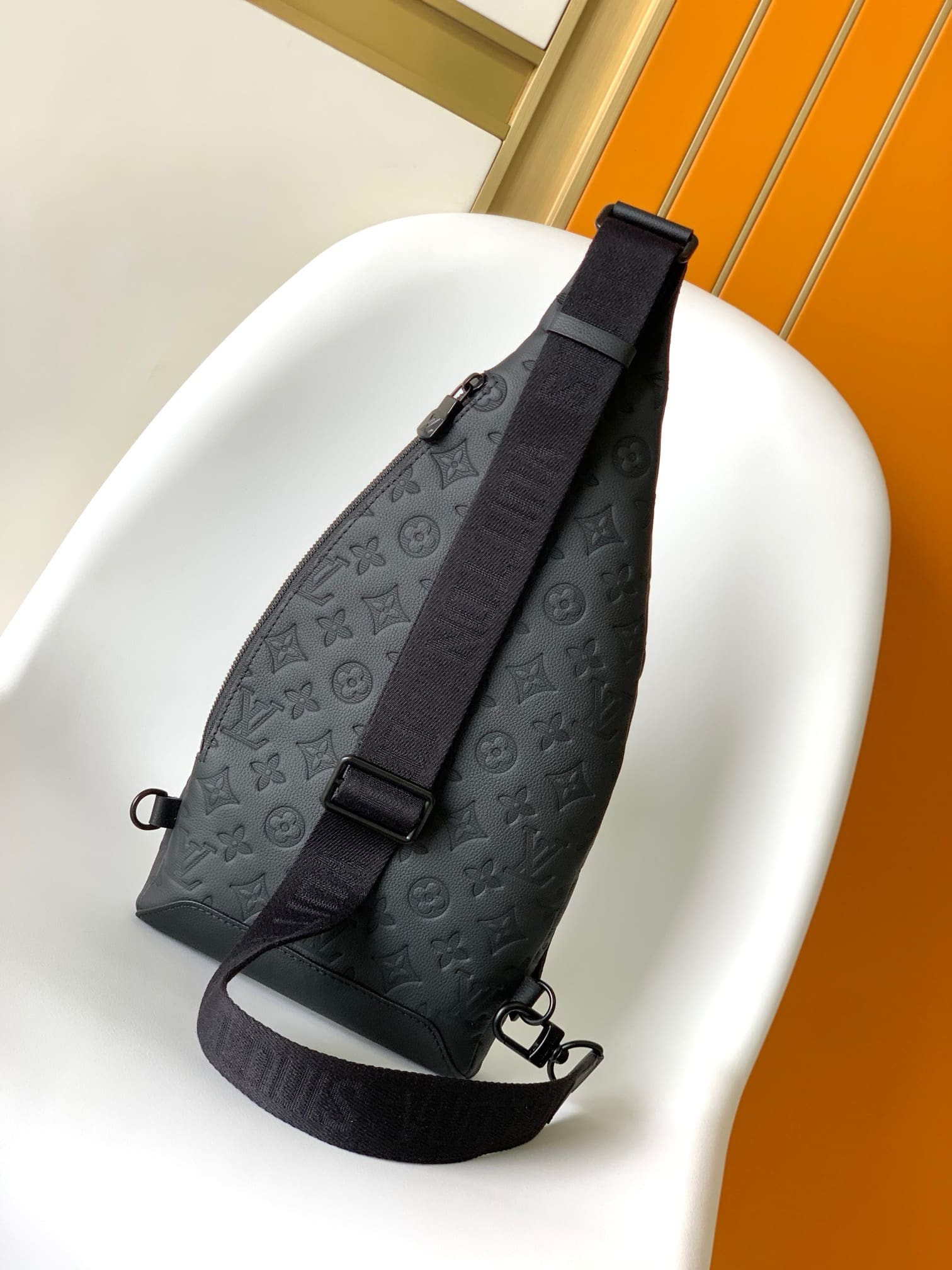 Louis Vuitton M21890 Duo Slingbag