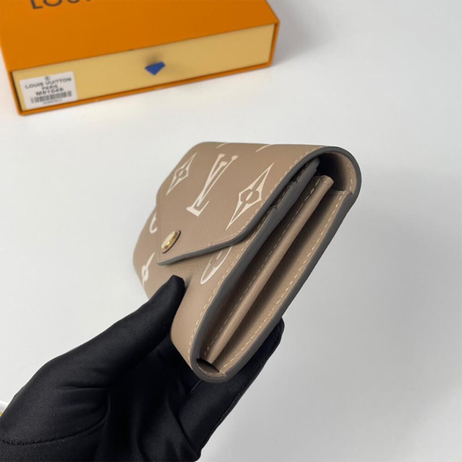 LV SARAH WALLET M81049