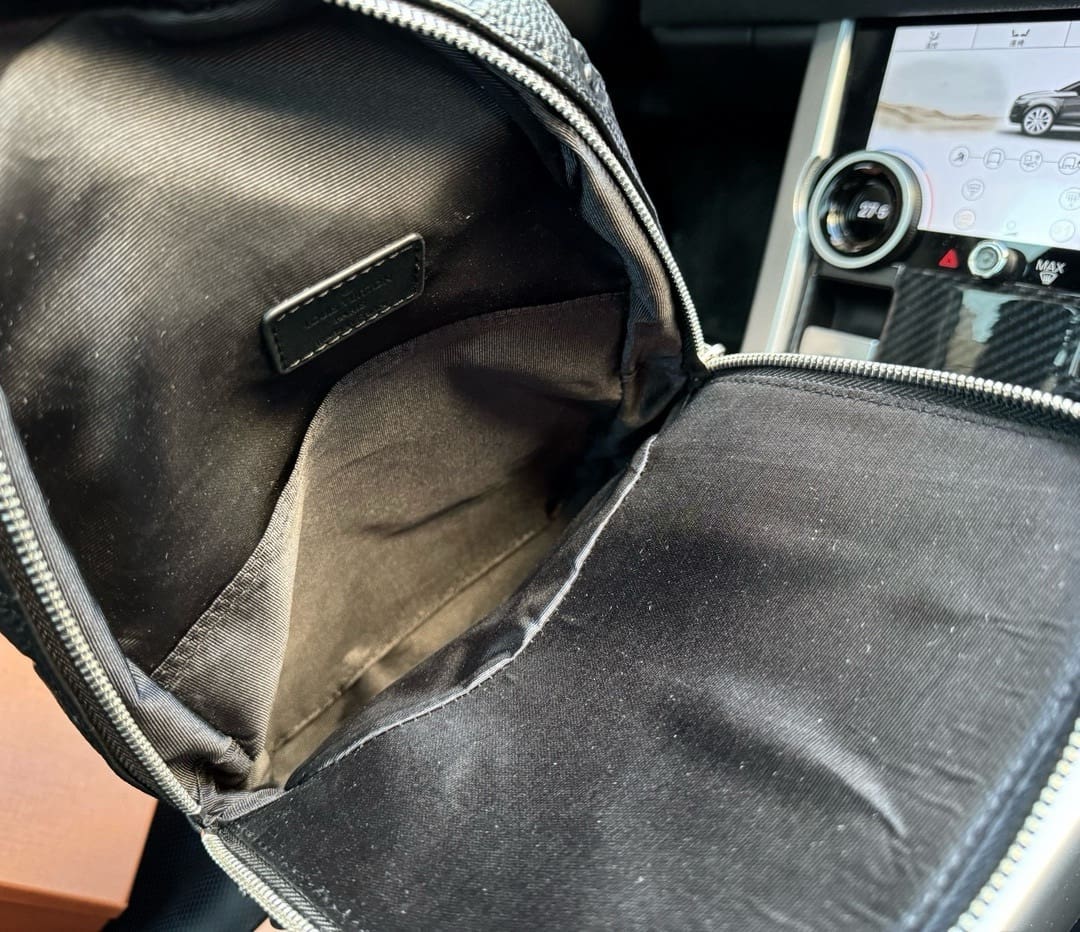 Louis Vuitton Avenue Slingbag N41719